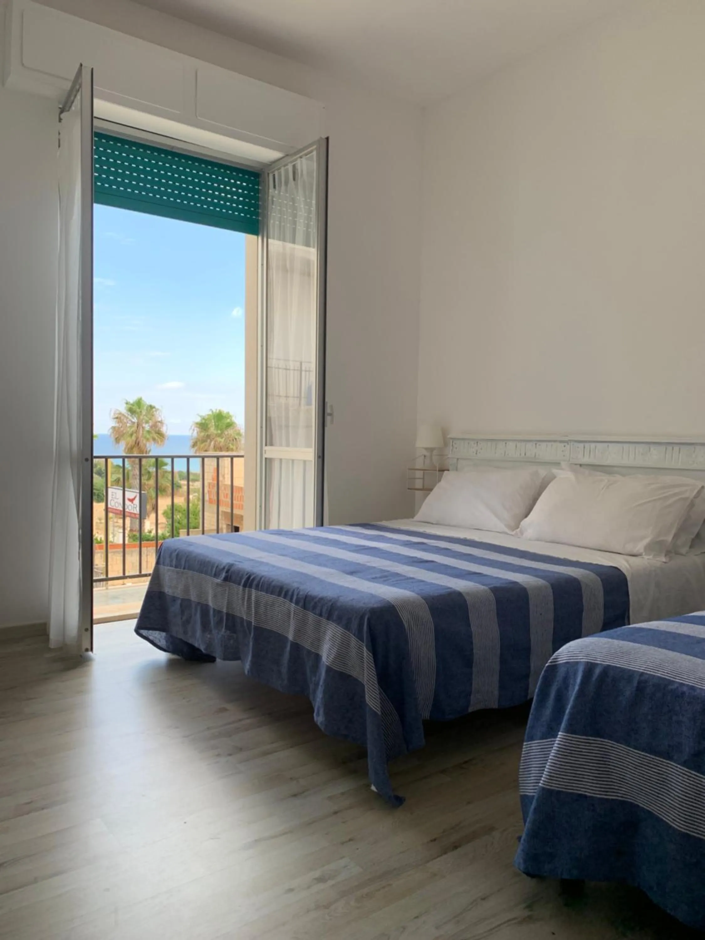 Sea view in B&B Giallolumia