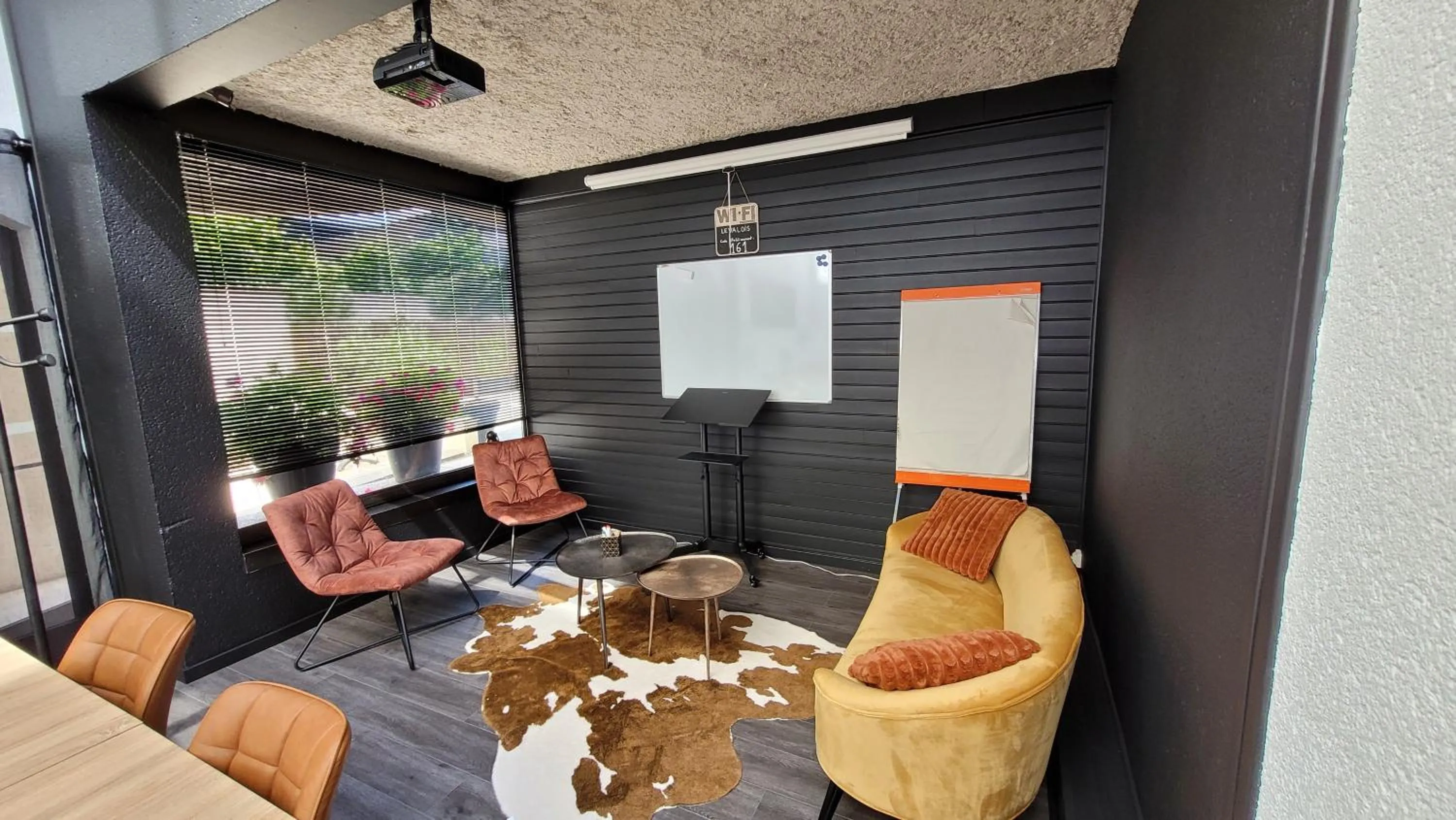 Meeting/conference room in Hôtel Le Valois, Cognac Centre