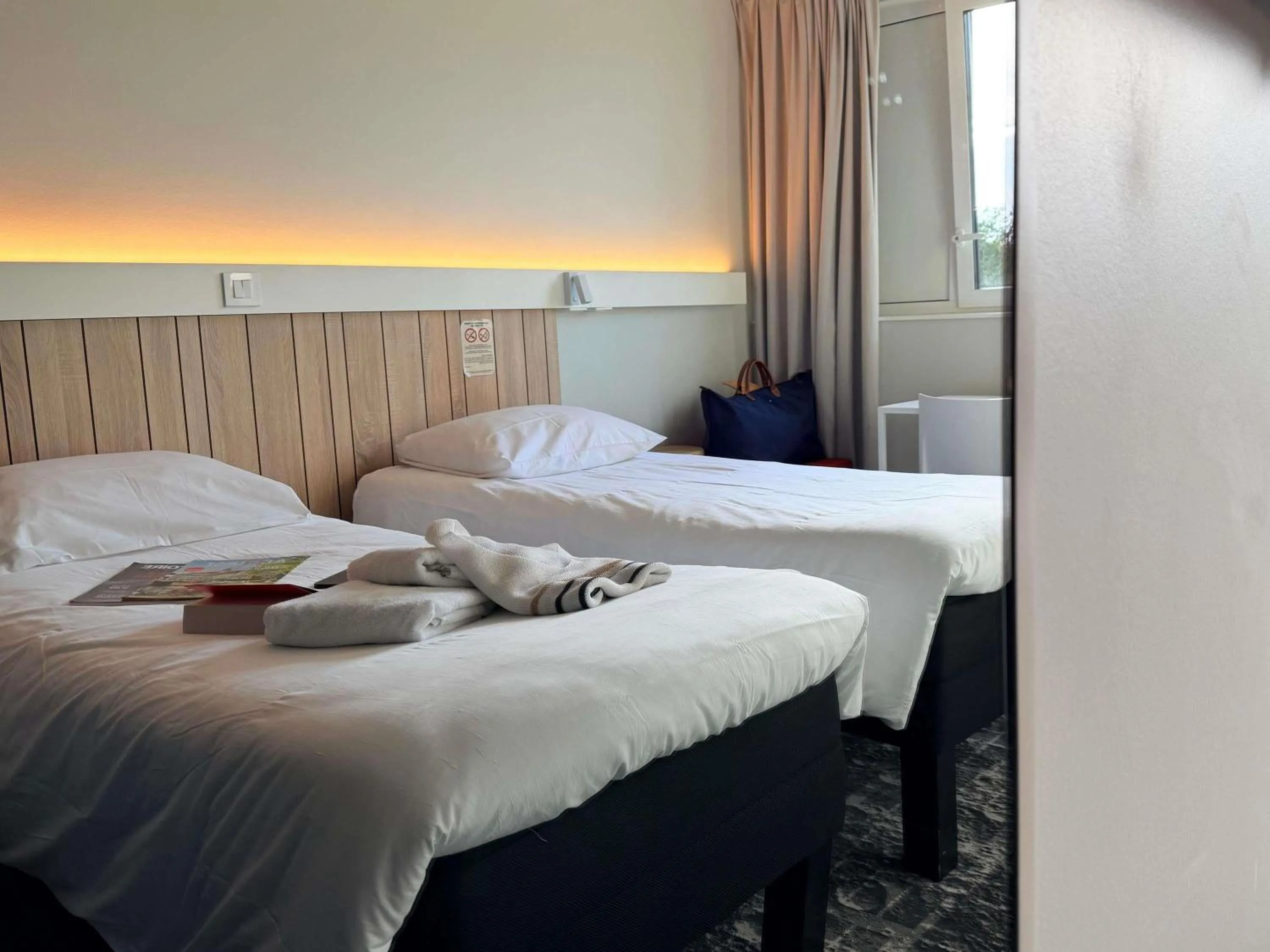 Bedroom, Bed in ibis Rennes Cesson