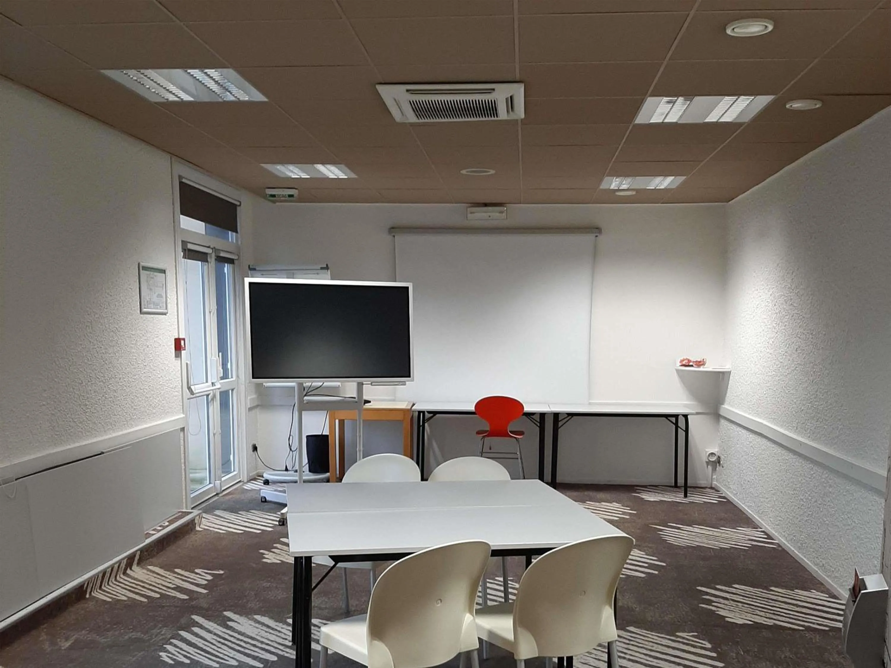 Meeting/conference room in ibis Rennes Cesson
