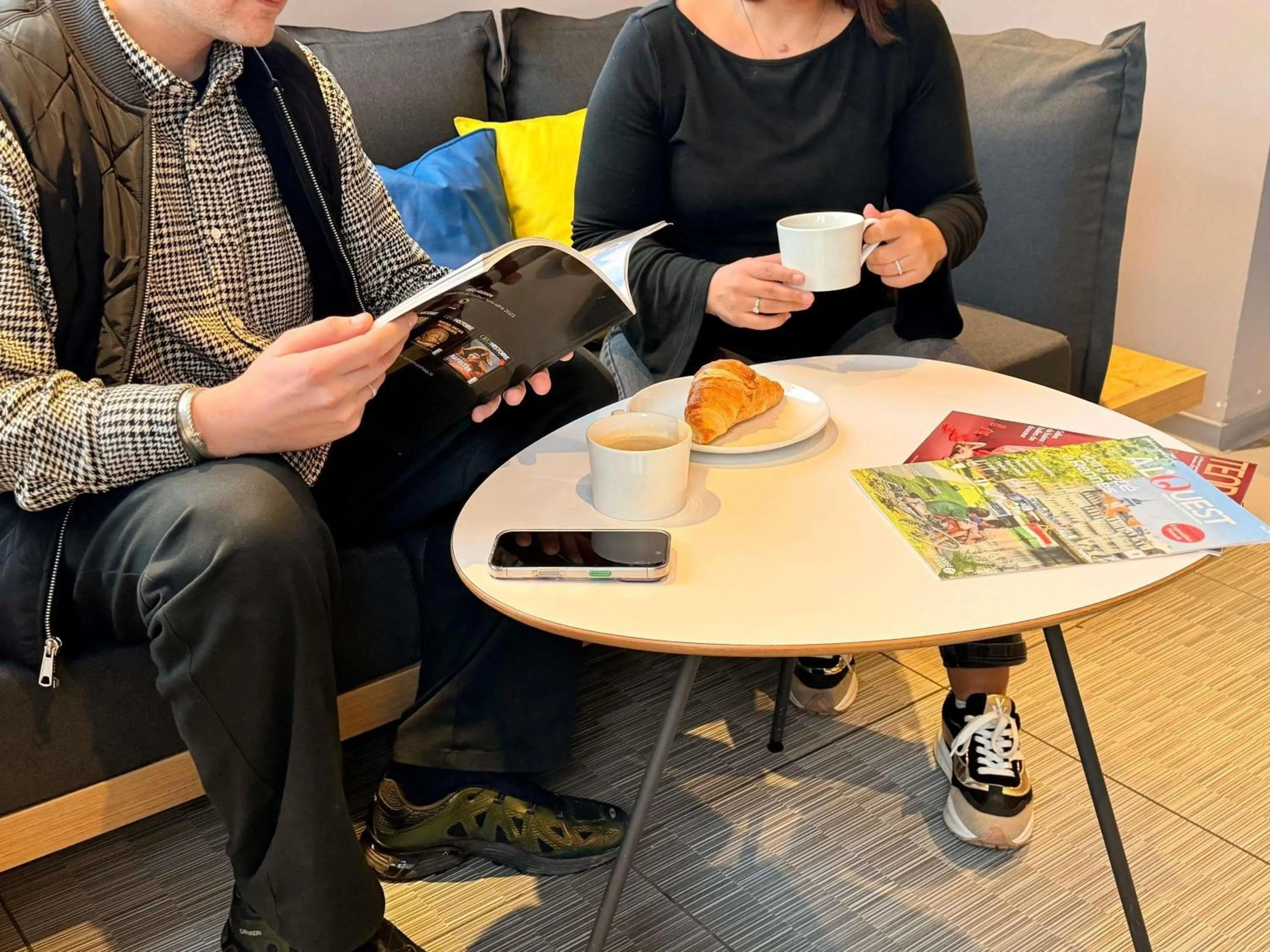 Lounge or bar in ibis Rennes Cesson