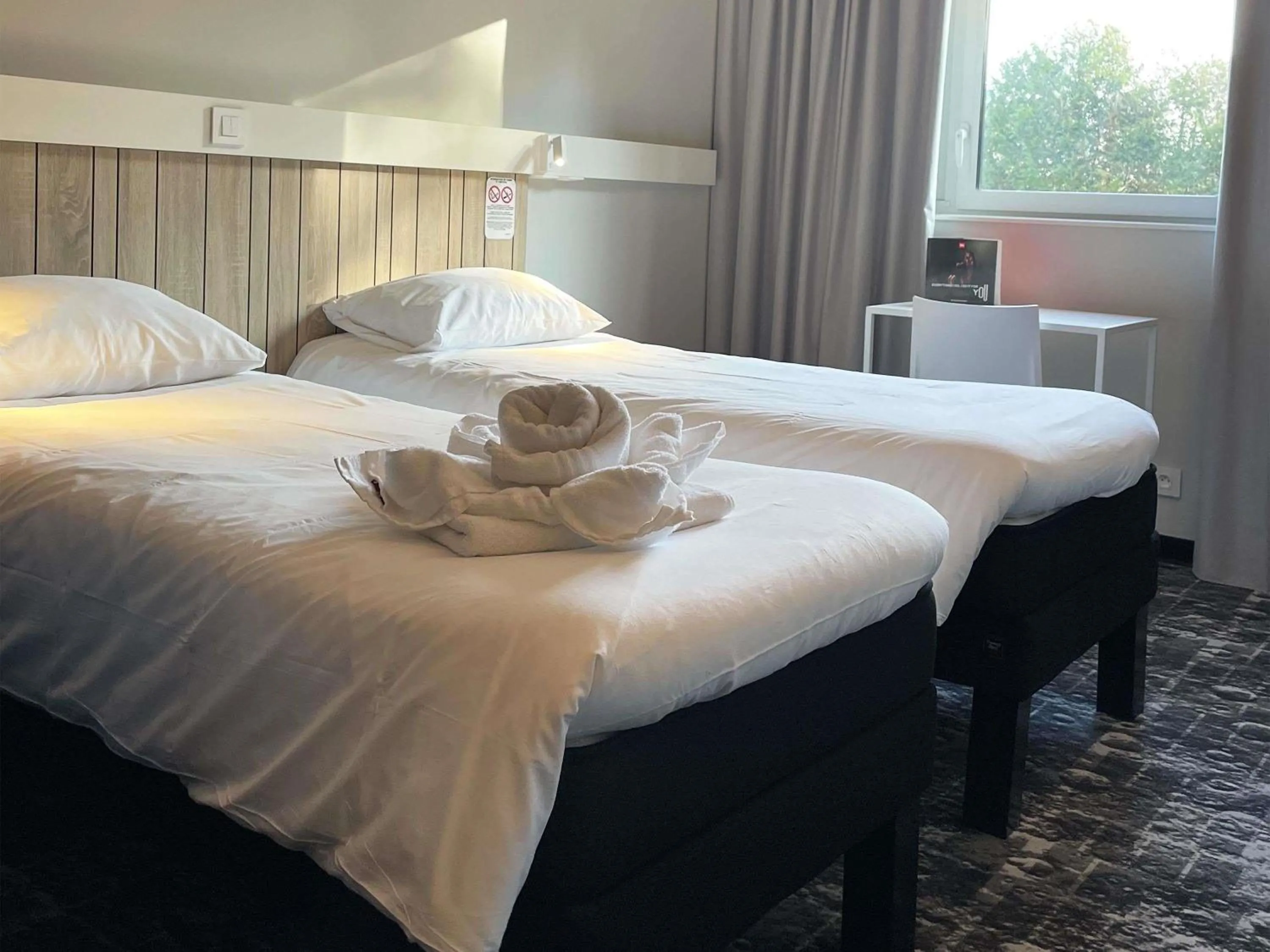 Bedroom, Bed in ibis Rennes Cesson