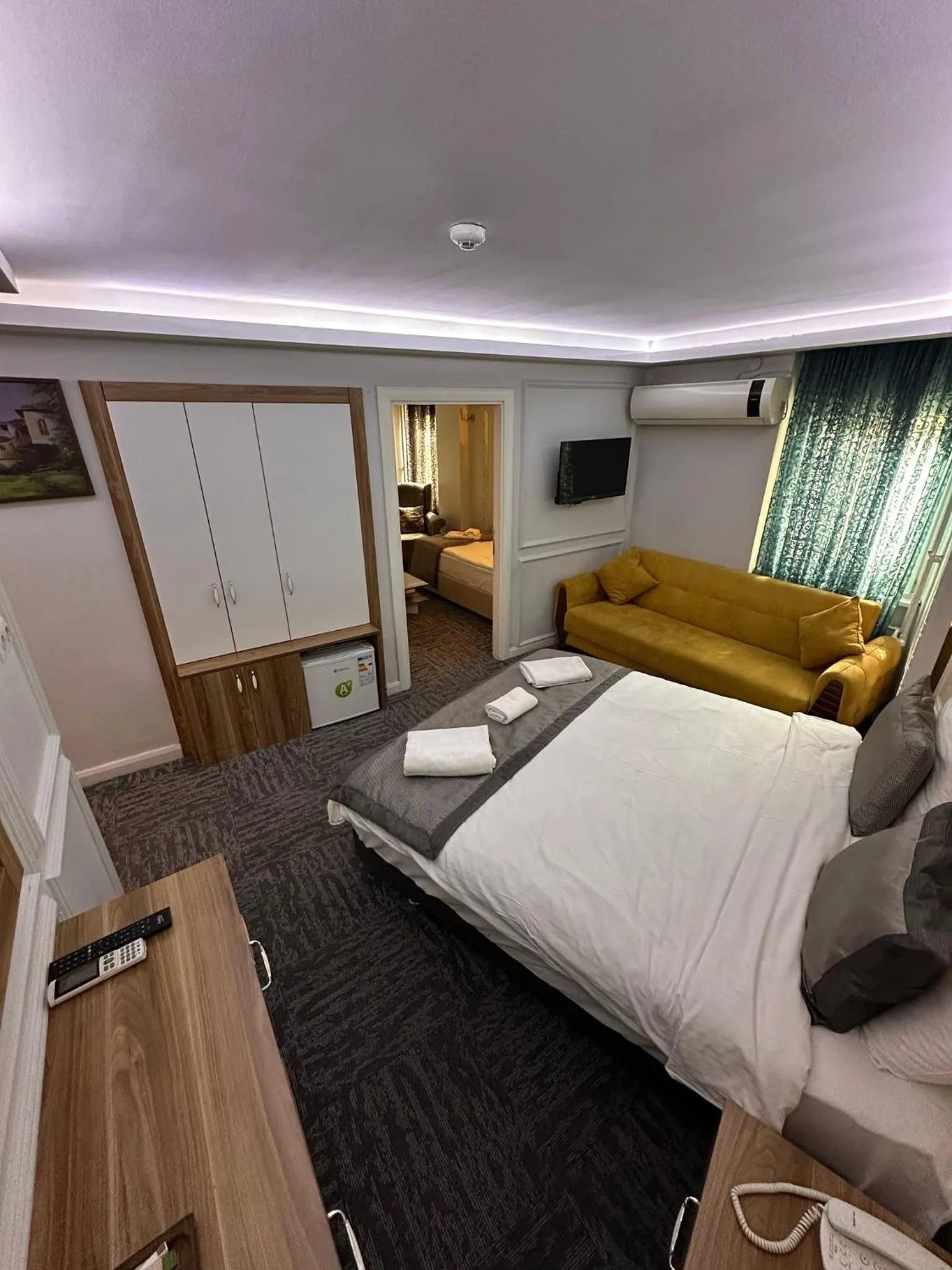 Photo of the whole room, Bed in Grand Heykel Hotel