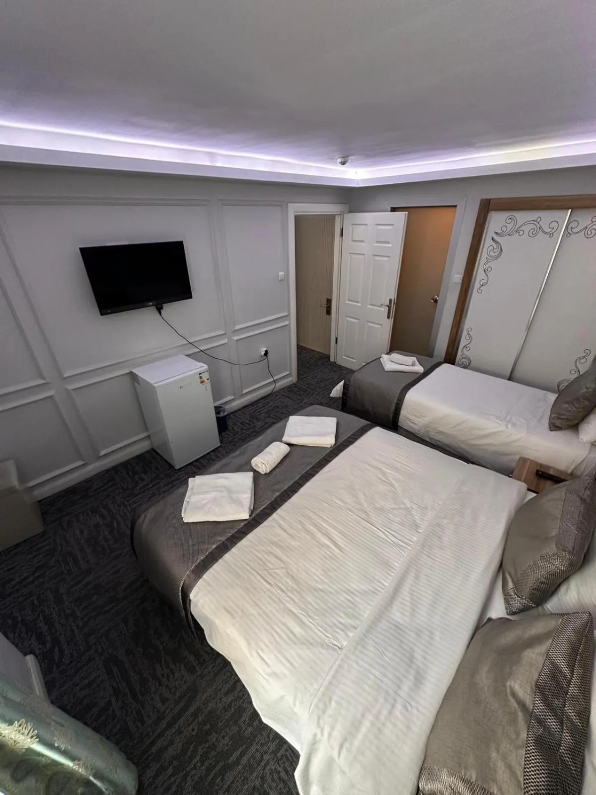 Photo of the whole room, Bed in Grand Heykel Hotel