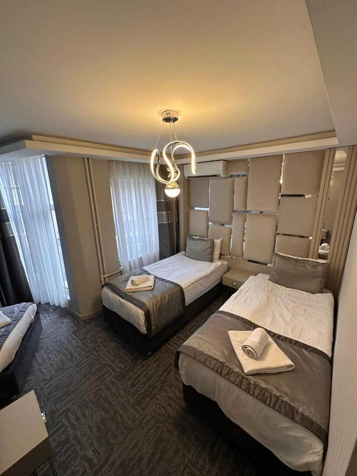 Photo of the whole room, Bed in Grand Heykel Hotel