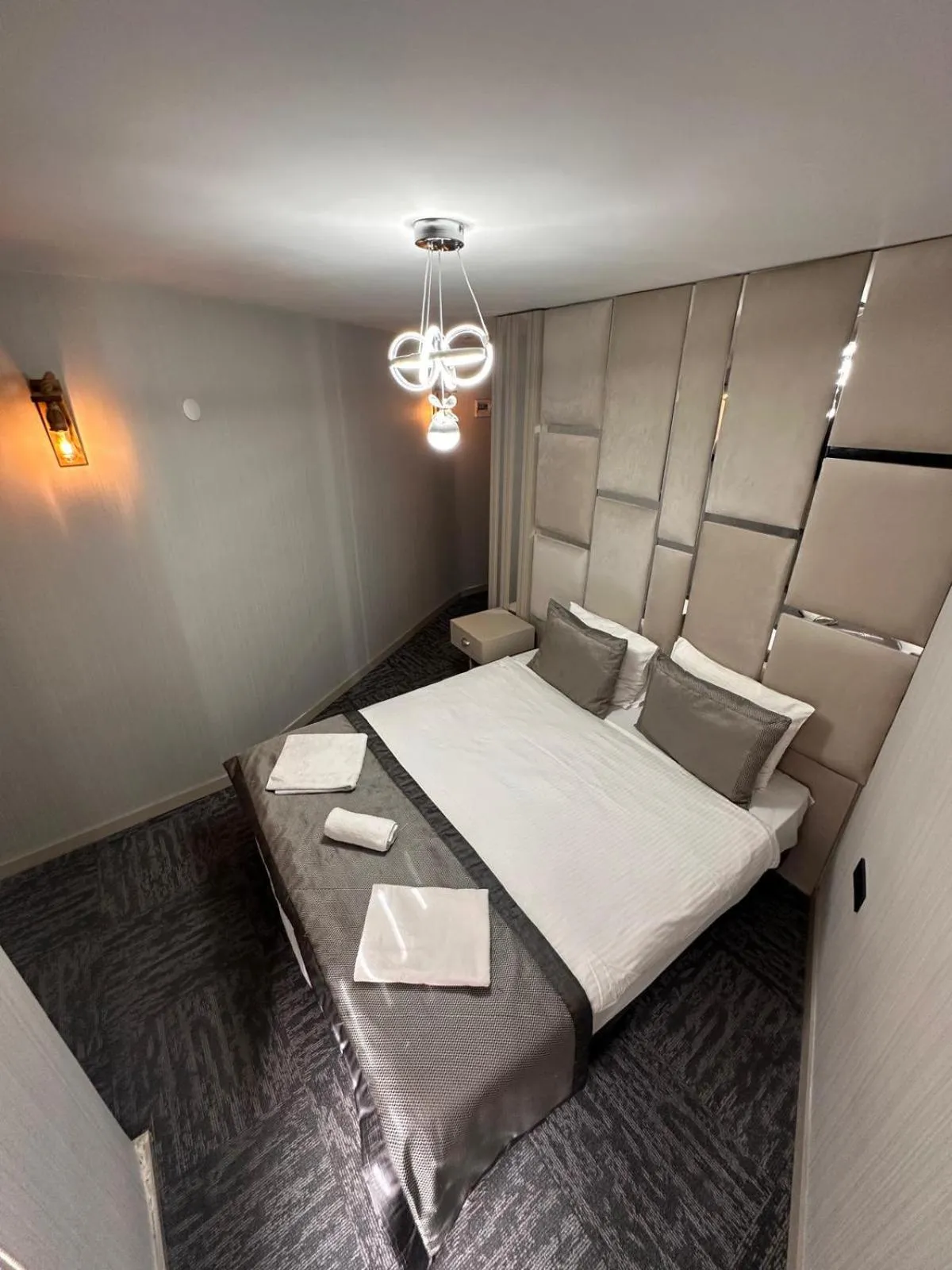 Photo of the whole room, Bed in Grand Heykel Hotel