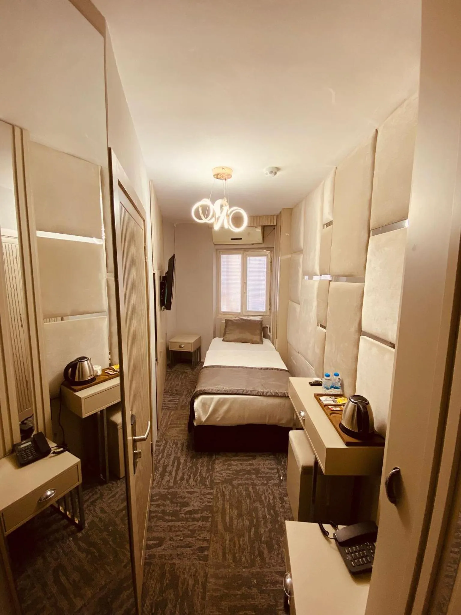 Photo of the whole room, Bed in Grand Heykel Hotel