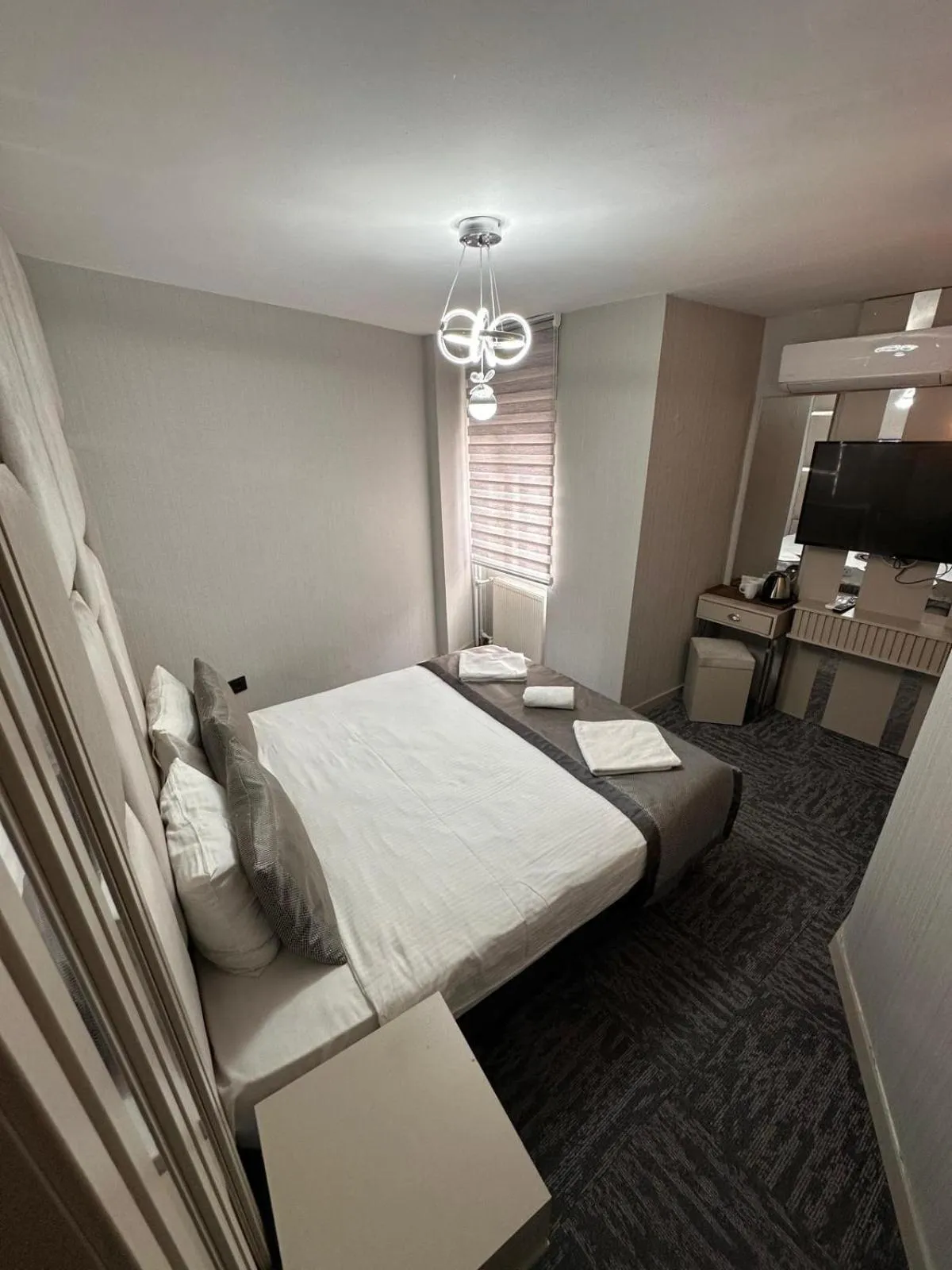 Photo of the whole room, Bed in Grand Heykel Hotel