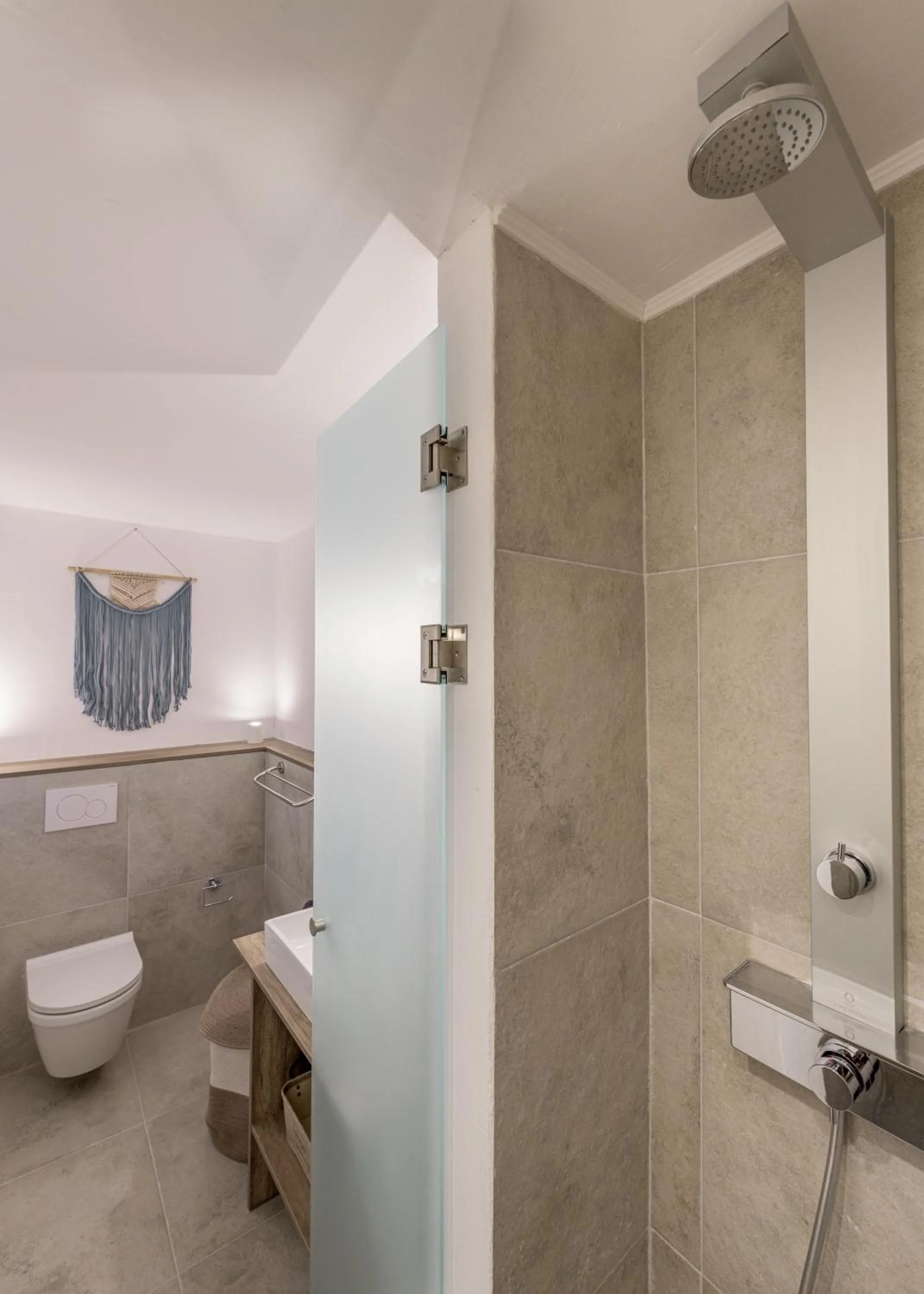 Shower in Polyegos View