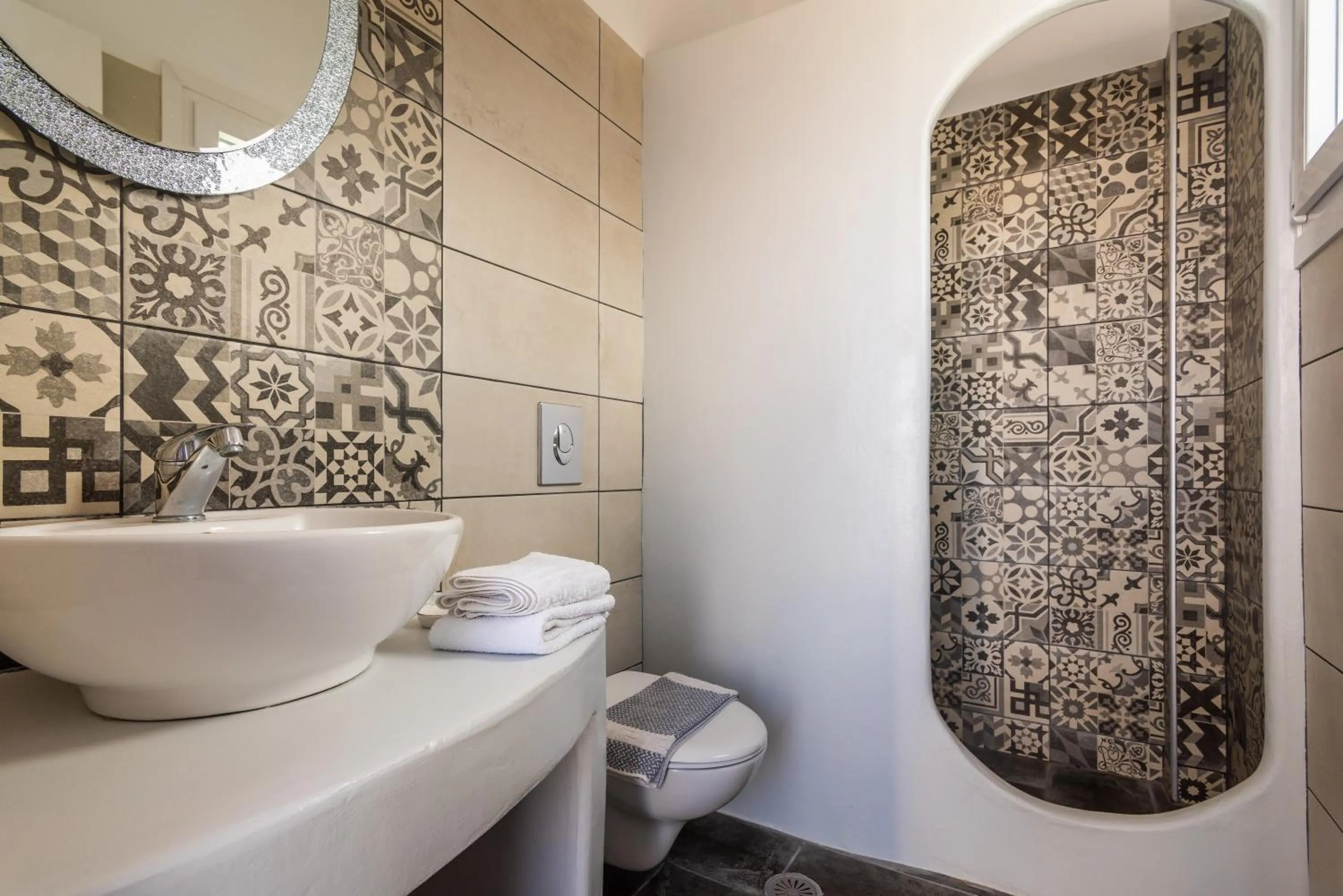 Bathroom in Polyegos View