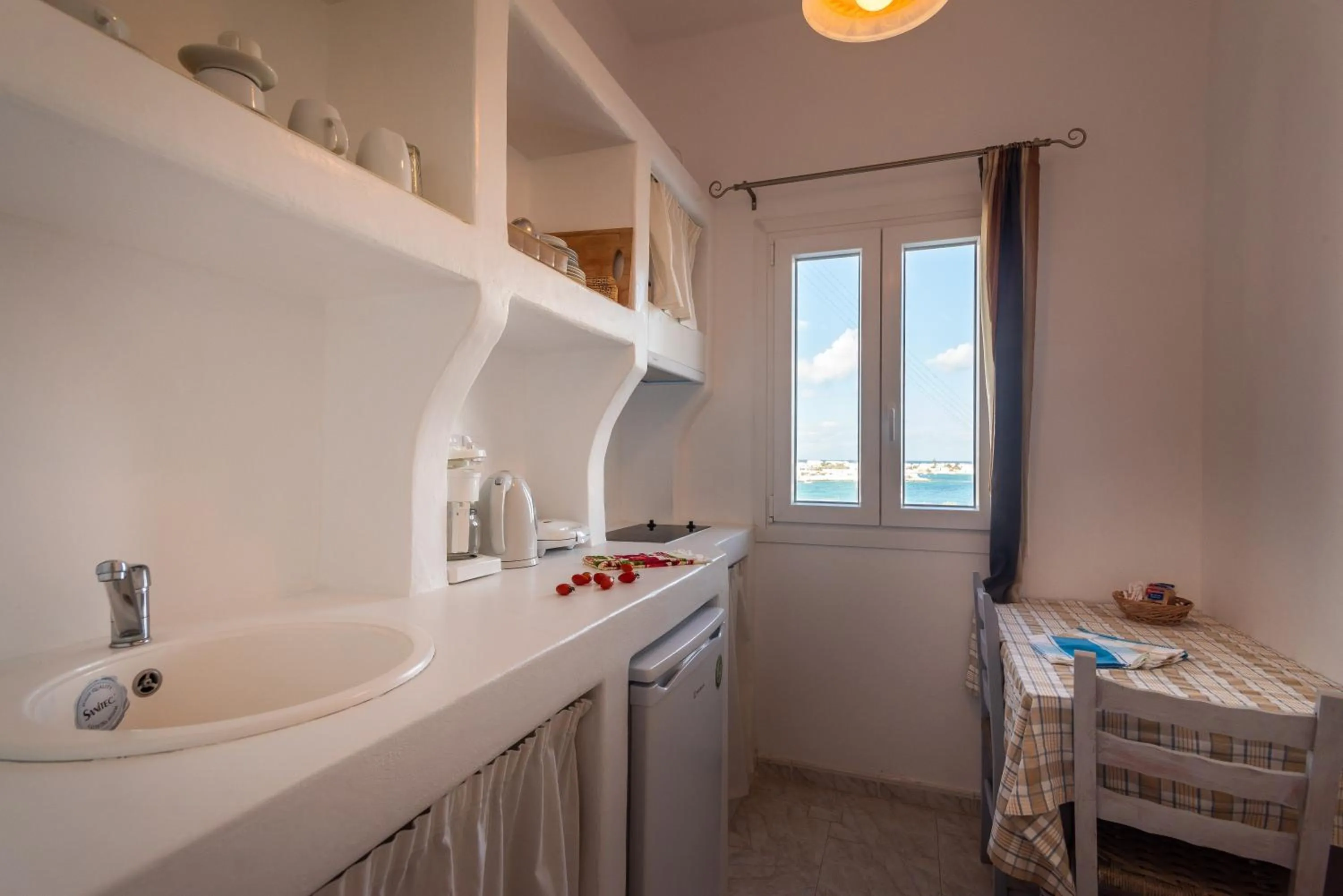 Kitchen or kitchenette in Polyegos View