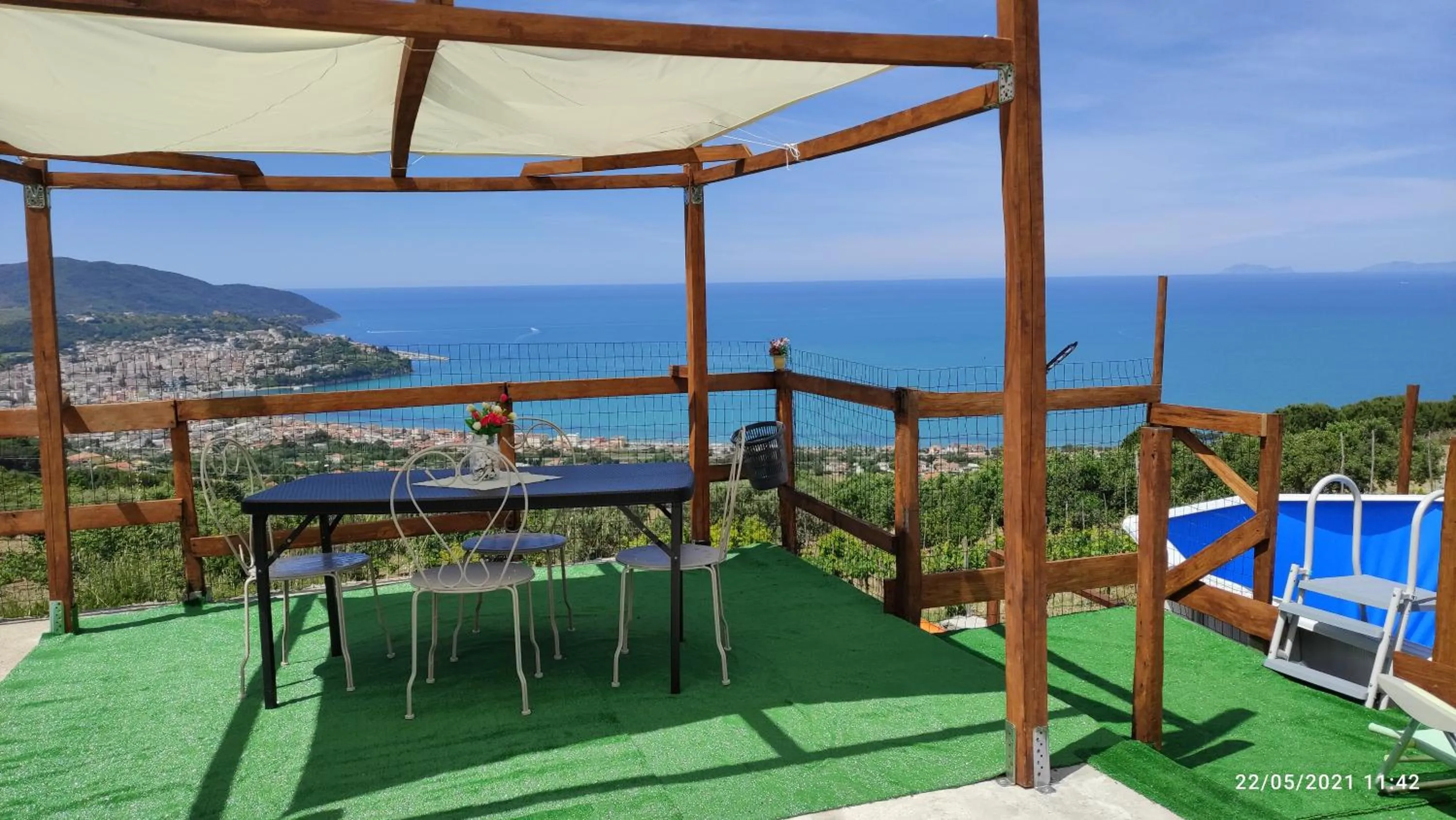Swimming pool in Una terrazza sul mare
