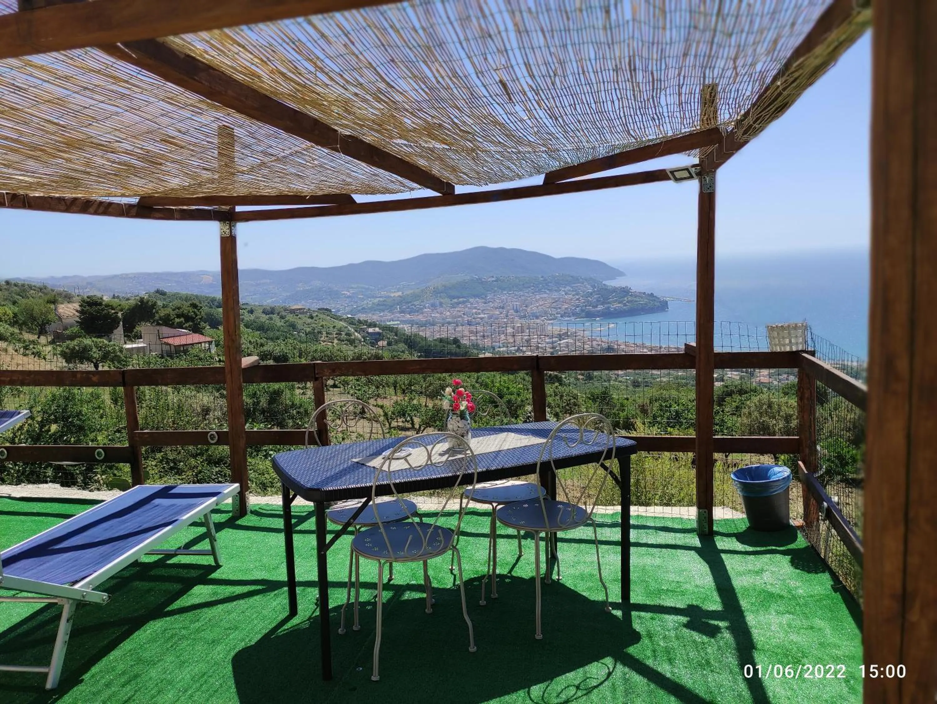Balcony/Terrace in Una terrazza sul mare