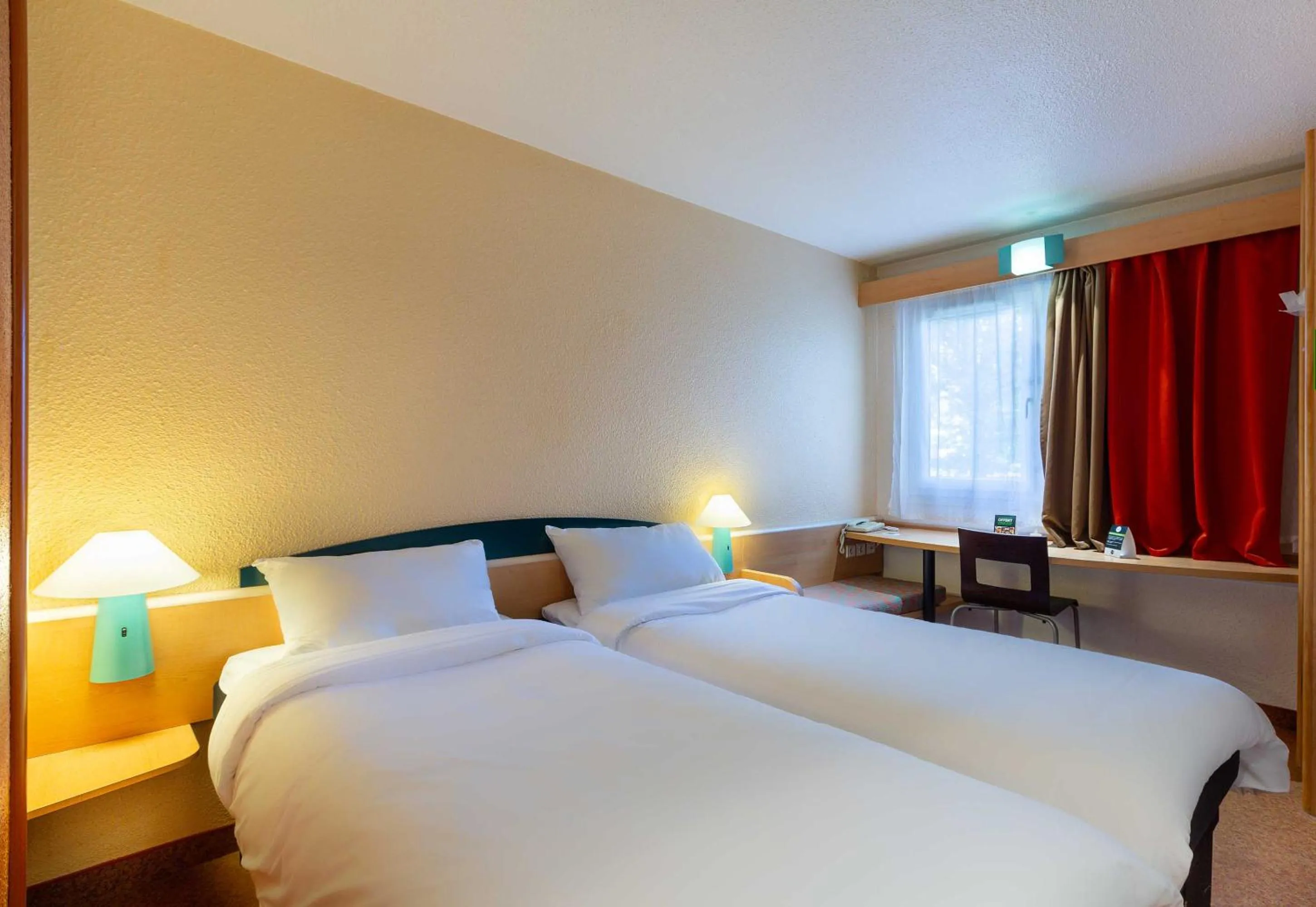 Bedroom, Bed in ibis Blois Vallée Maillard