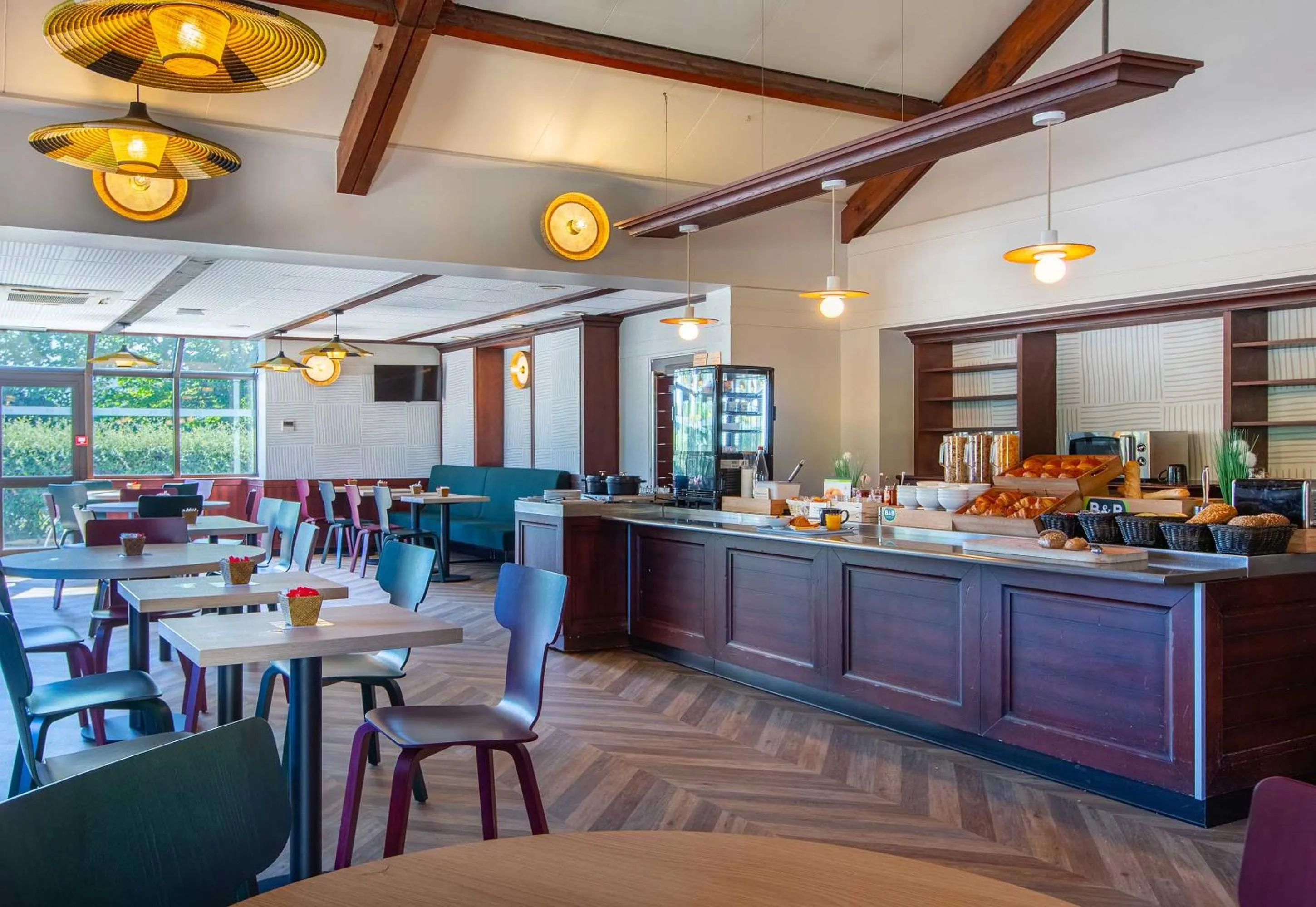 Restaurant/places to eat in B&B HOTEL Blois Nord Vallée Maillard