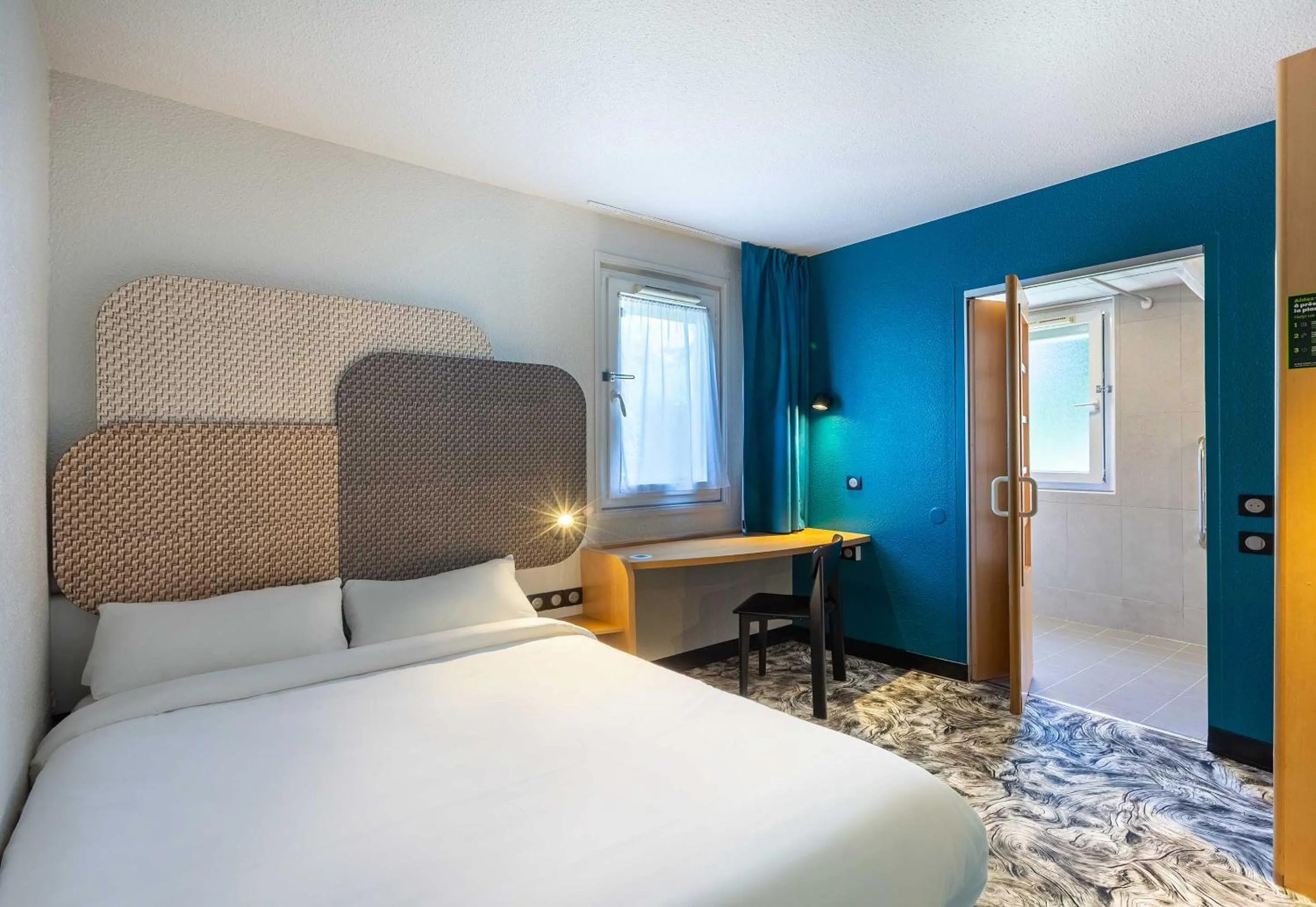 Bedroom, Bed in B&B HOTEL Blois Nord Vallée Maillard