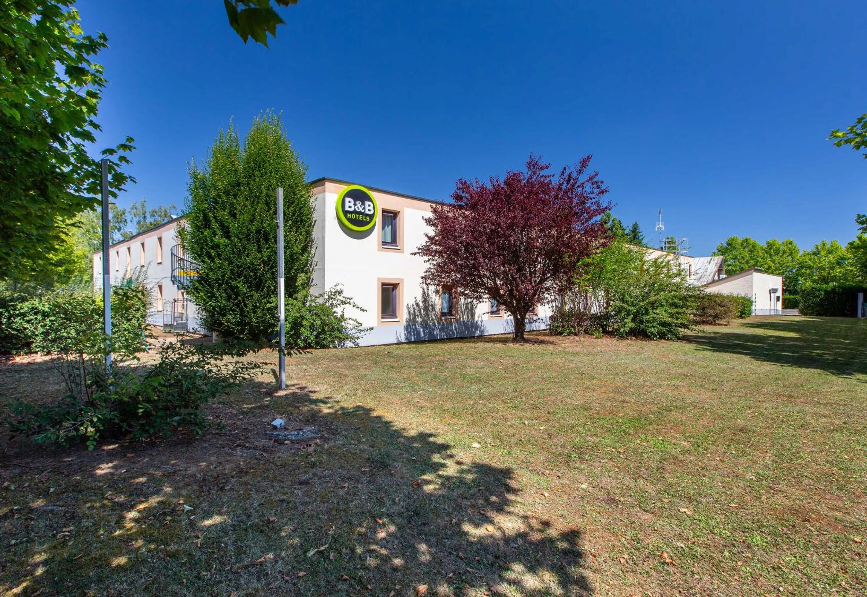 Property building in B&B HOTEL Blois Nord Vallée Maillard