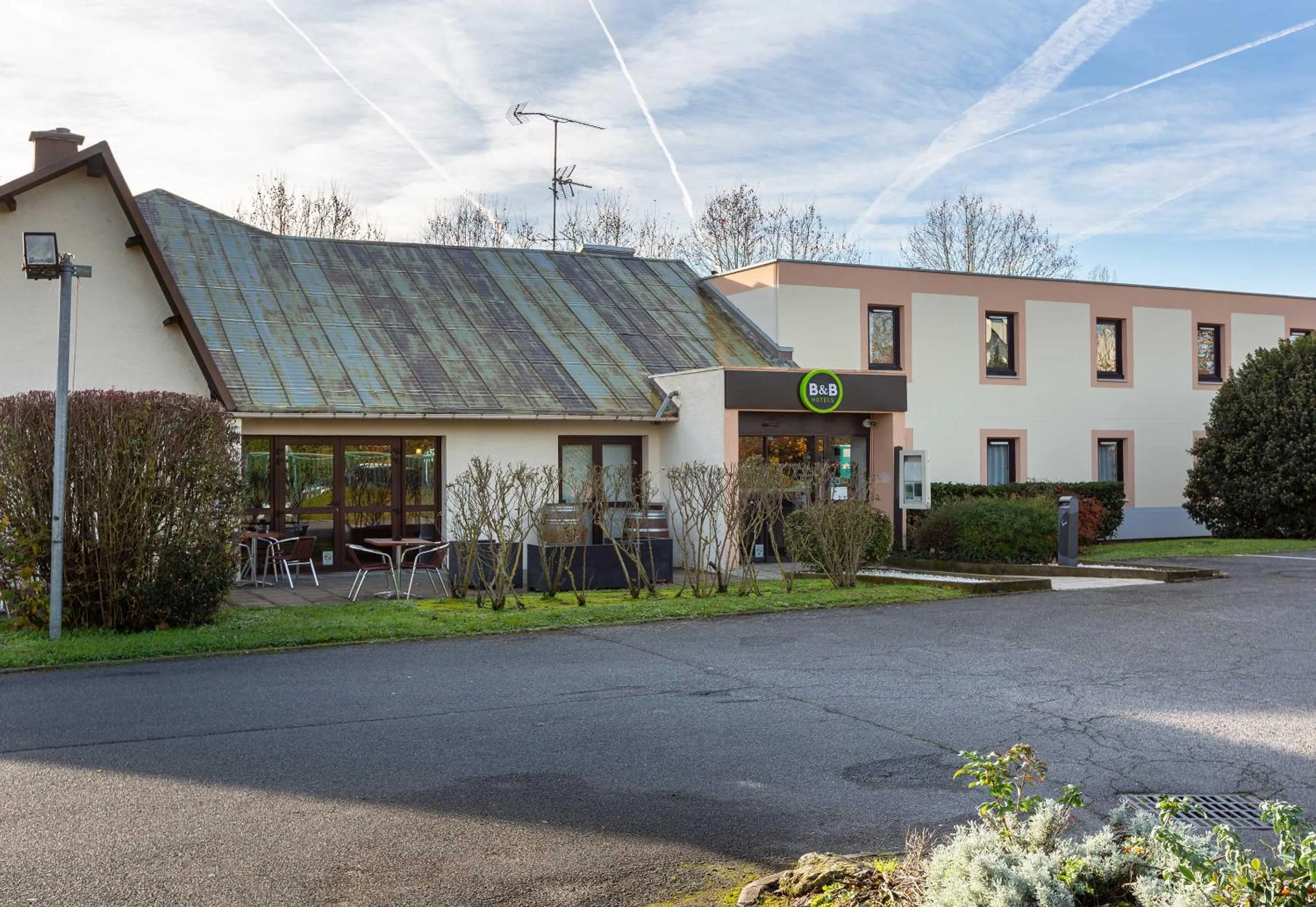 Property building in B&B HOTEL Blois Nord Vallée Maillard