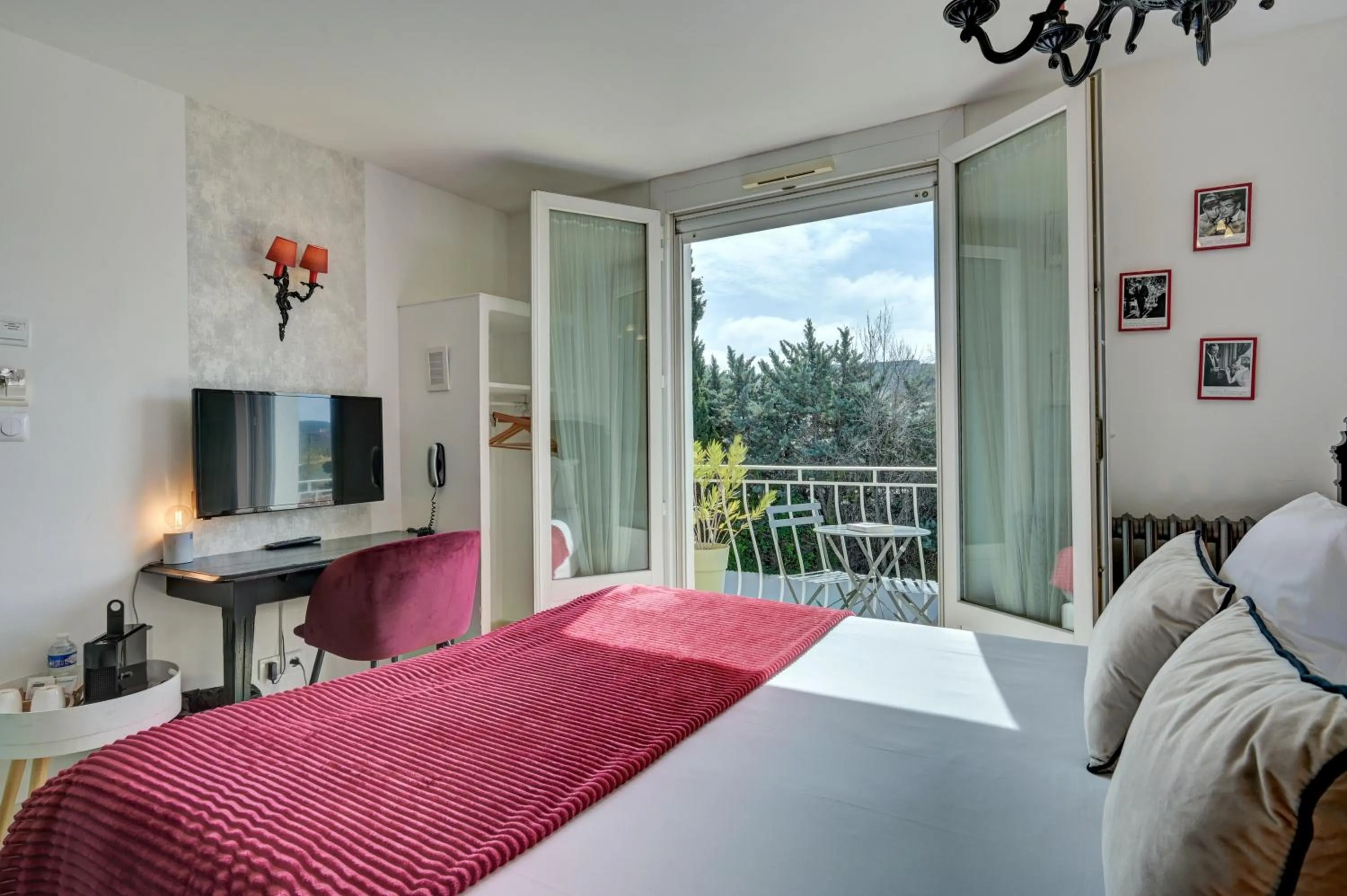 Bed in The Originals Boutique, Clair Hôtel, Martigues