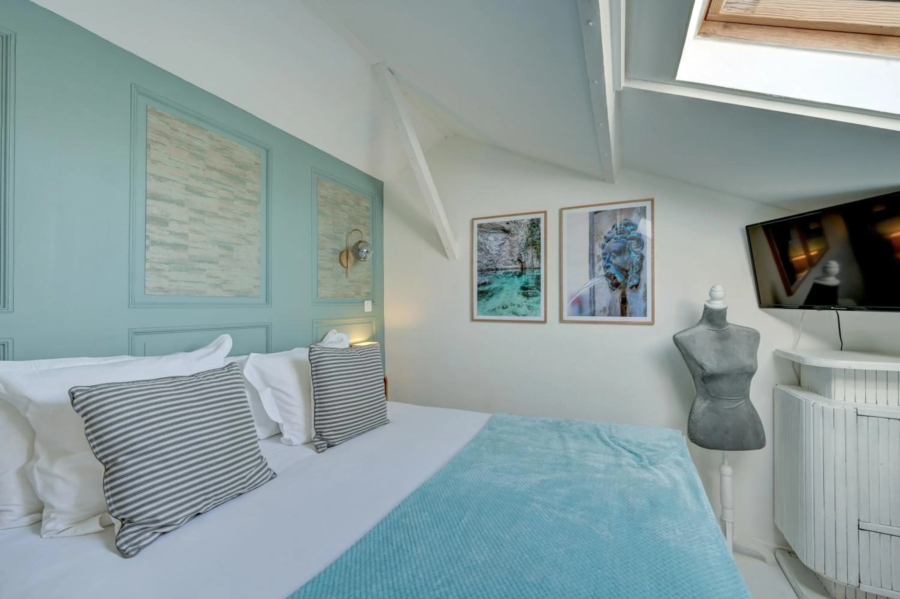 Bed in The Originals Boutique, Clair Hôtel, Martigues