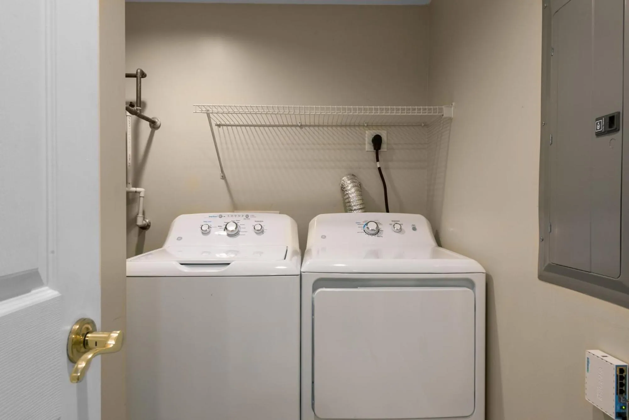 laundry in Treasure Island 0209