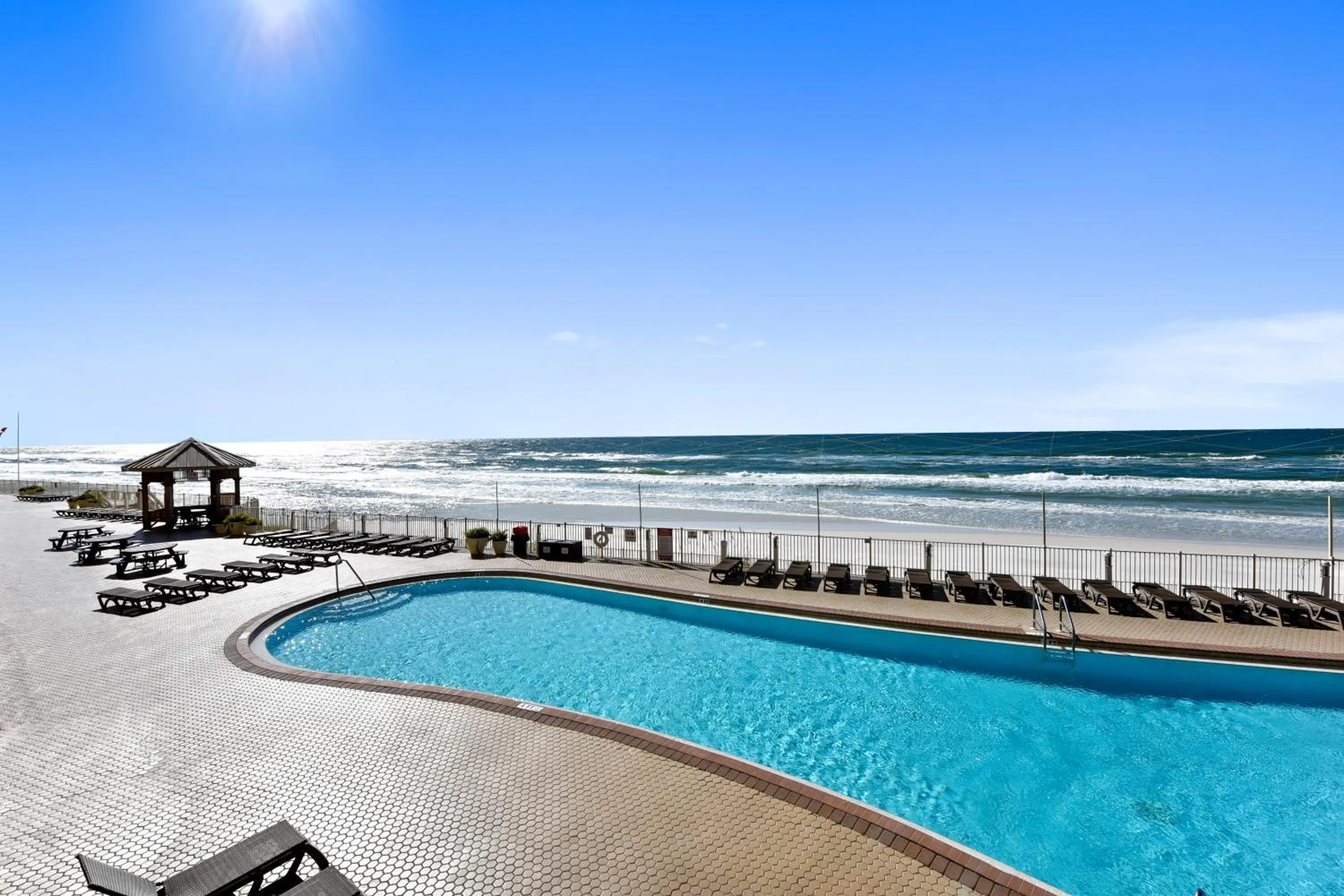 Swimming pool in Treasure Island 0209