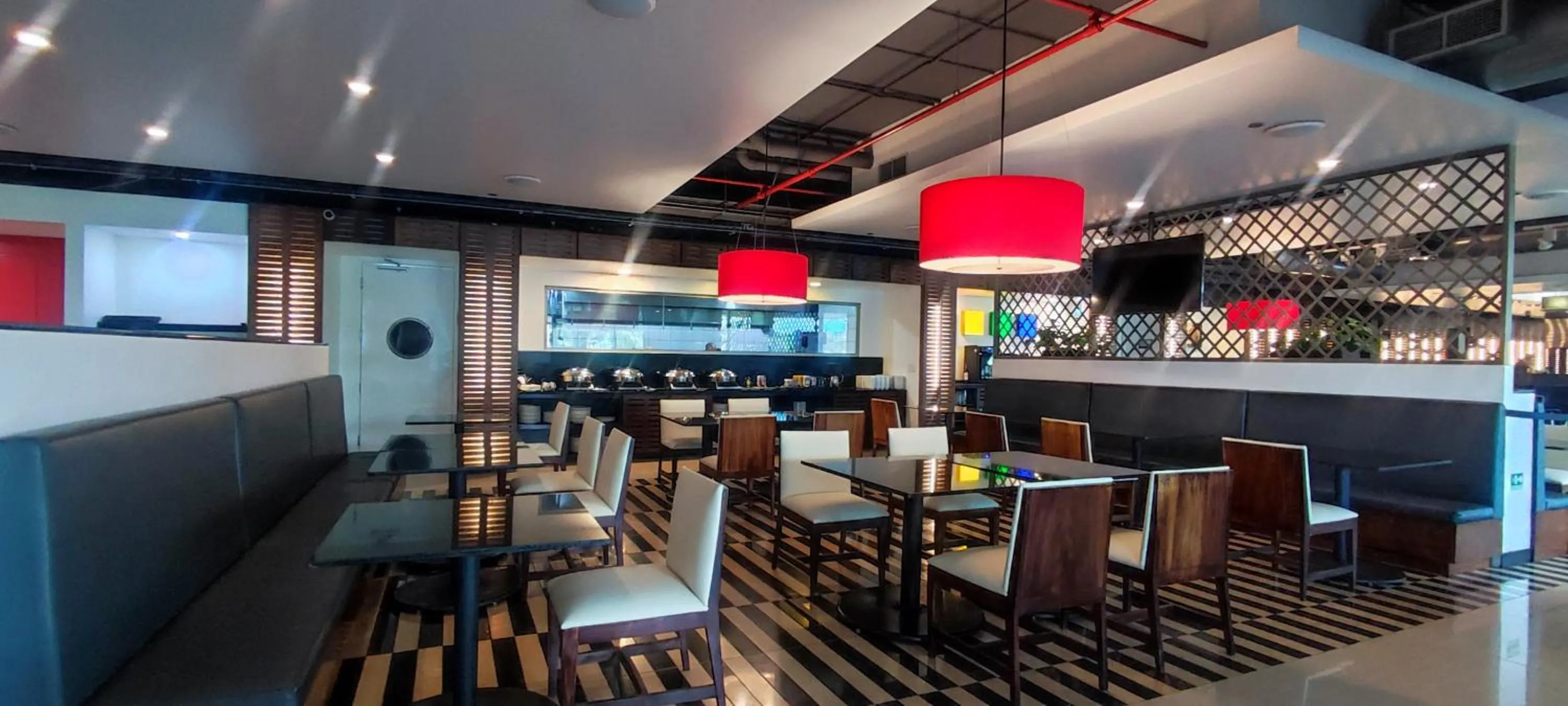 Restaurant/places to eat in D Sabana Hotel San José