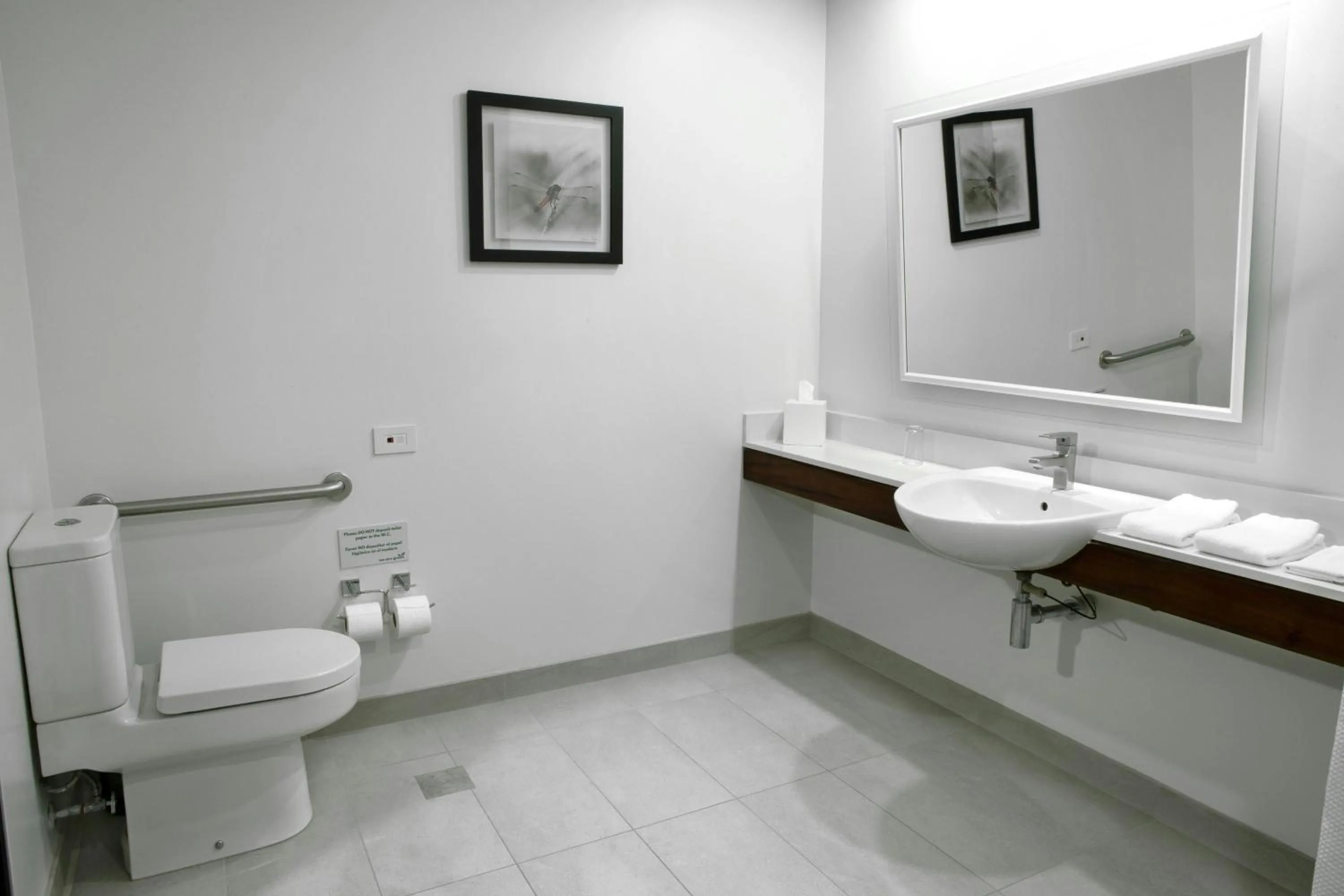 Bathroom in D Sabana Hotel San José