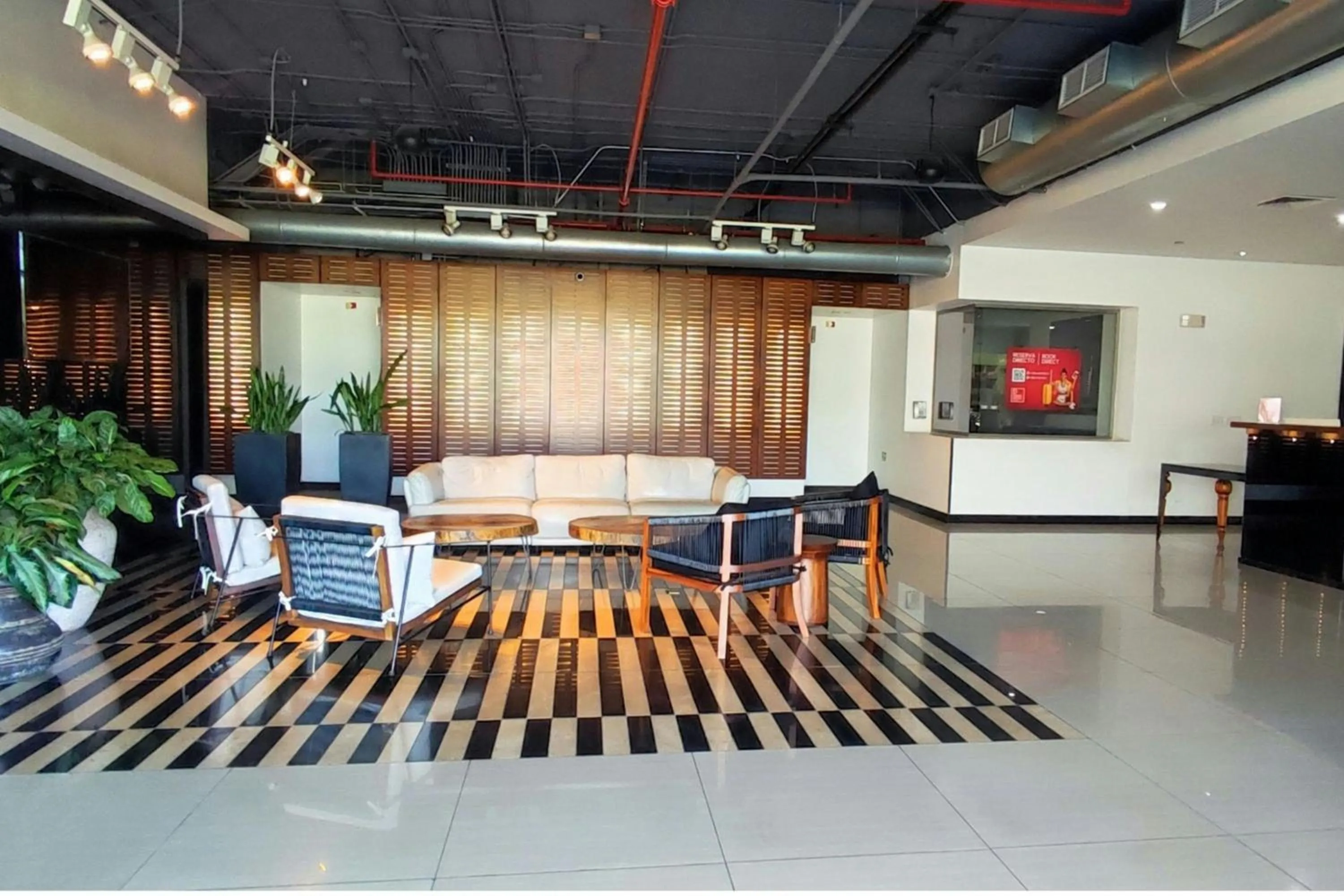 Lobby or reception in D Sabana Hotel San José