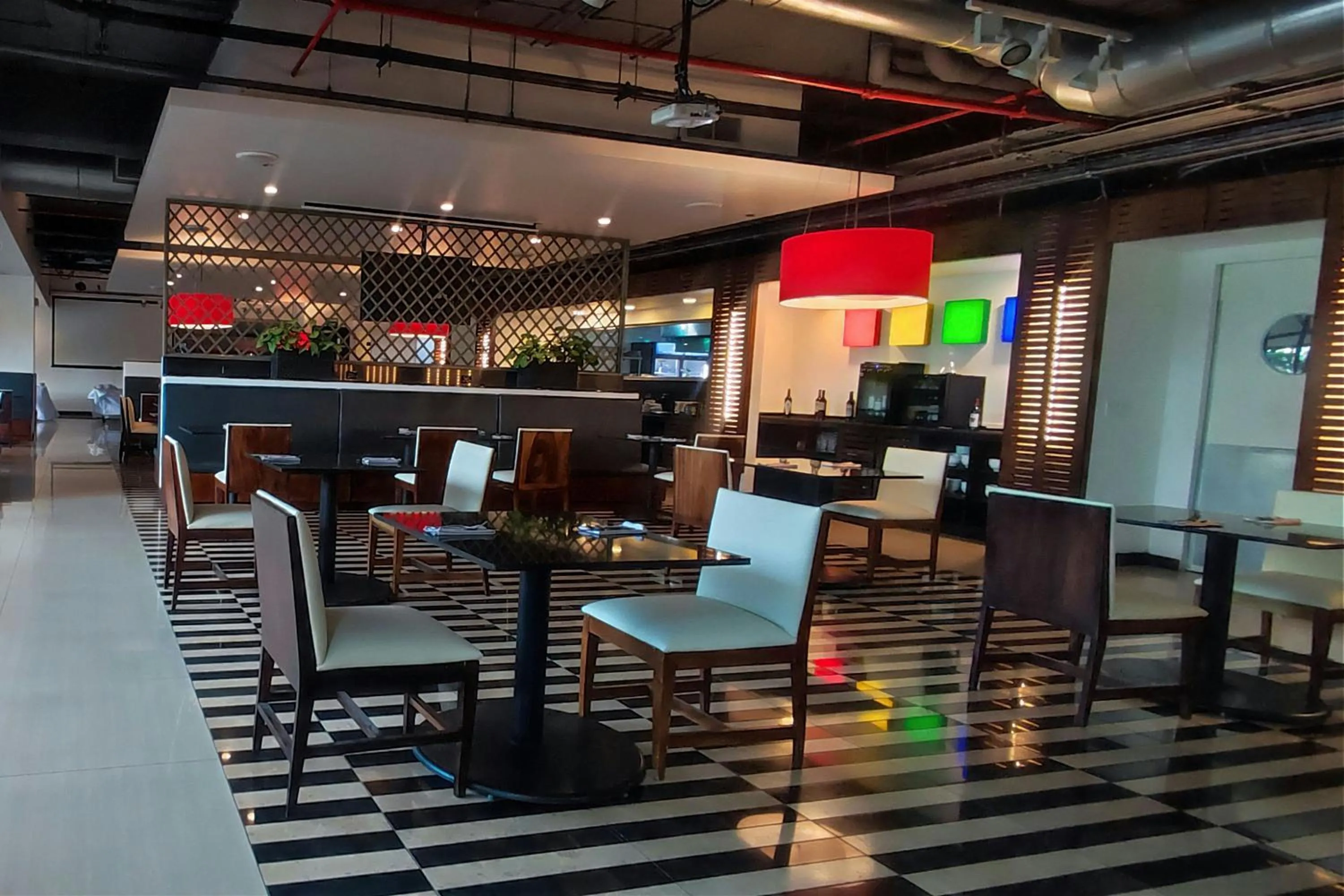 Restaurant/places to eat in D Sabana Hotel San José