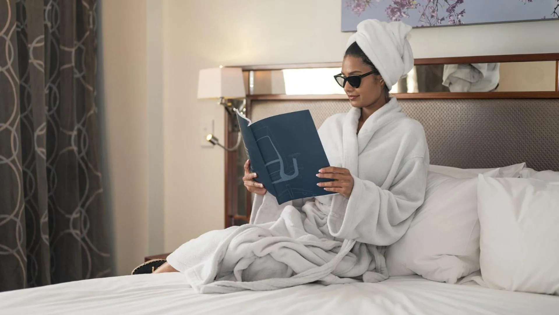 Bed in ANEW Hotel Hatfield Pretoria