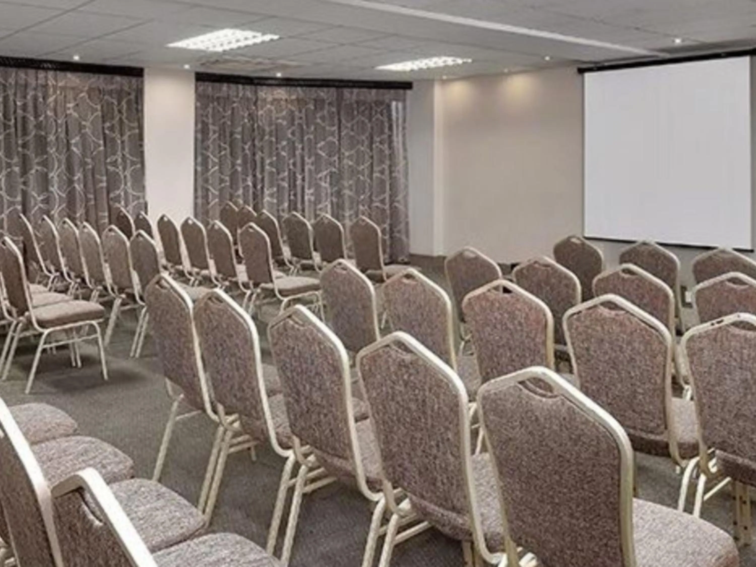 Meeting/conference room in ANEW Hotel Hatfield Pretoria