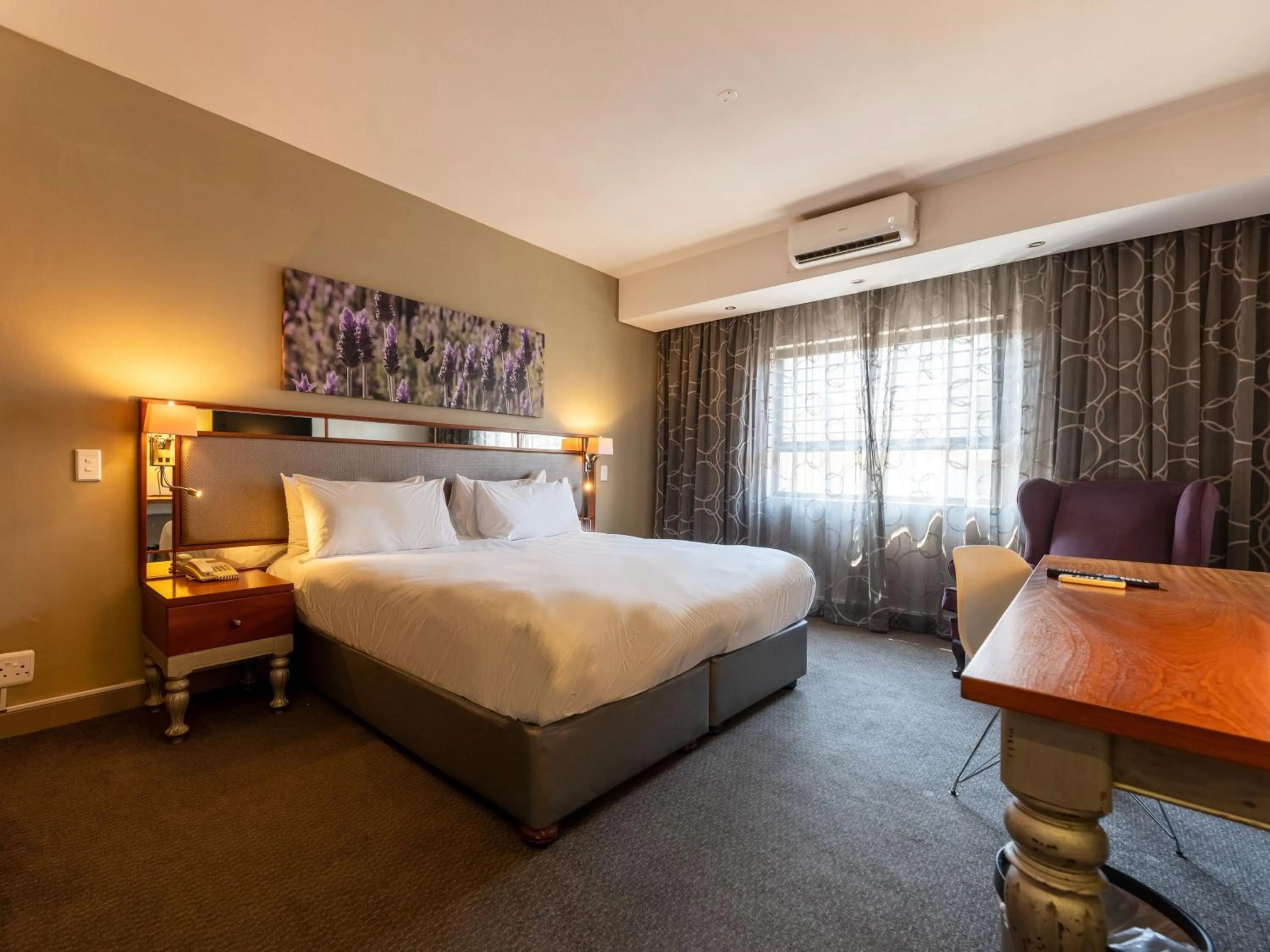 Bed in ANEW Hotel Hatfield Pretoria