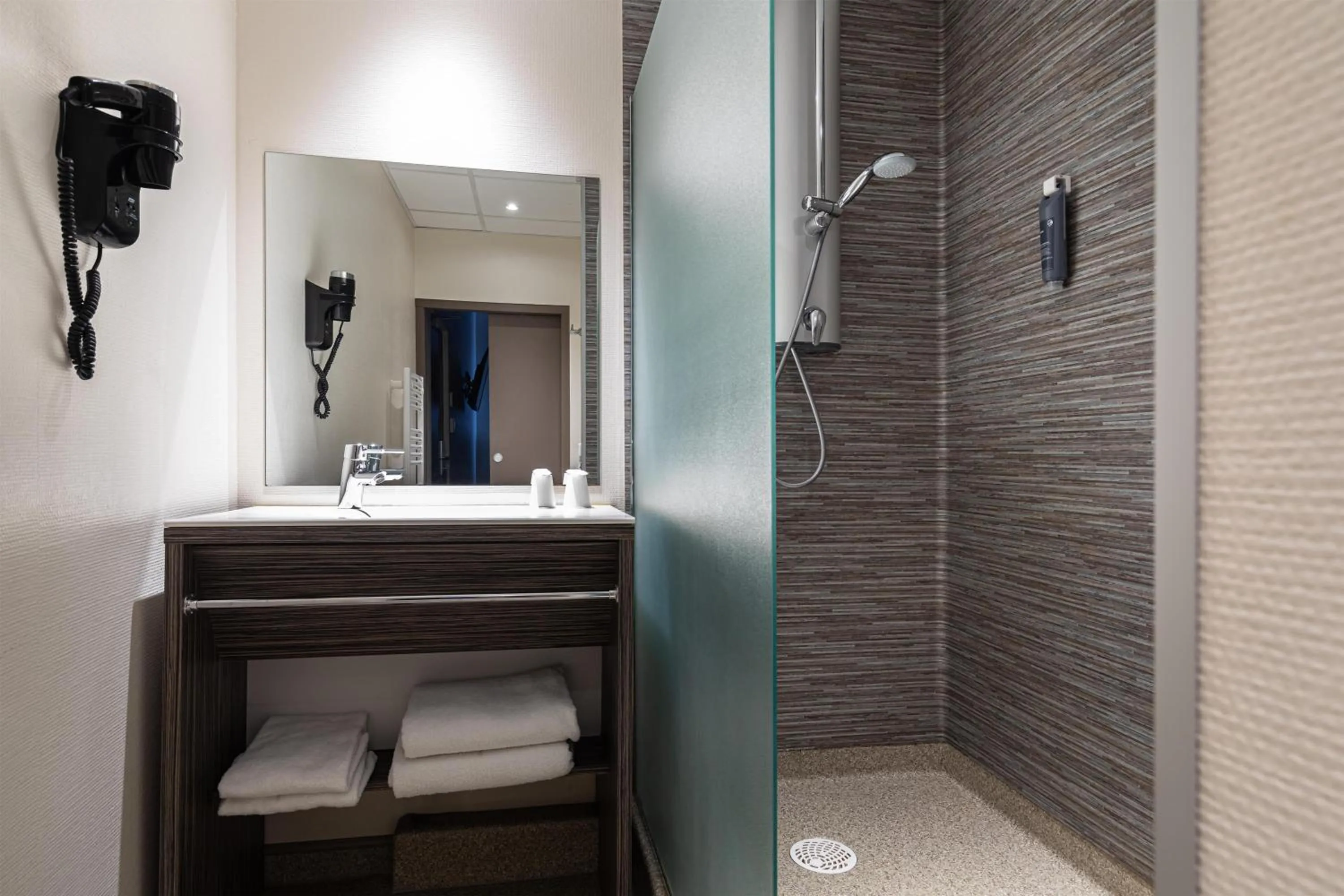 Bathroom in Best Western Le Bristol