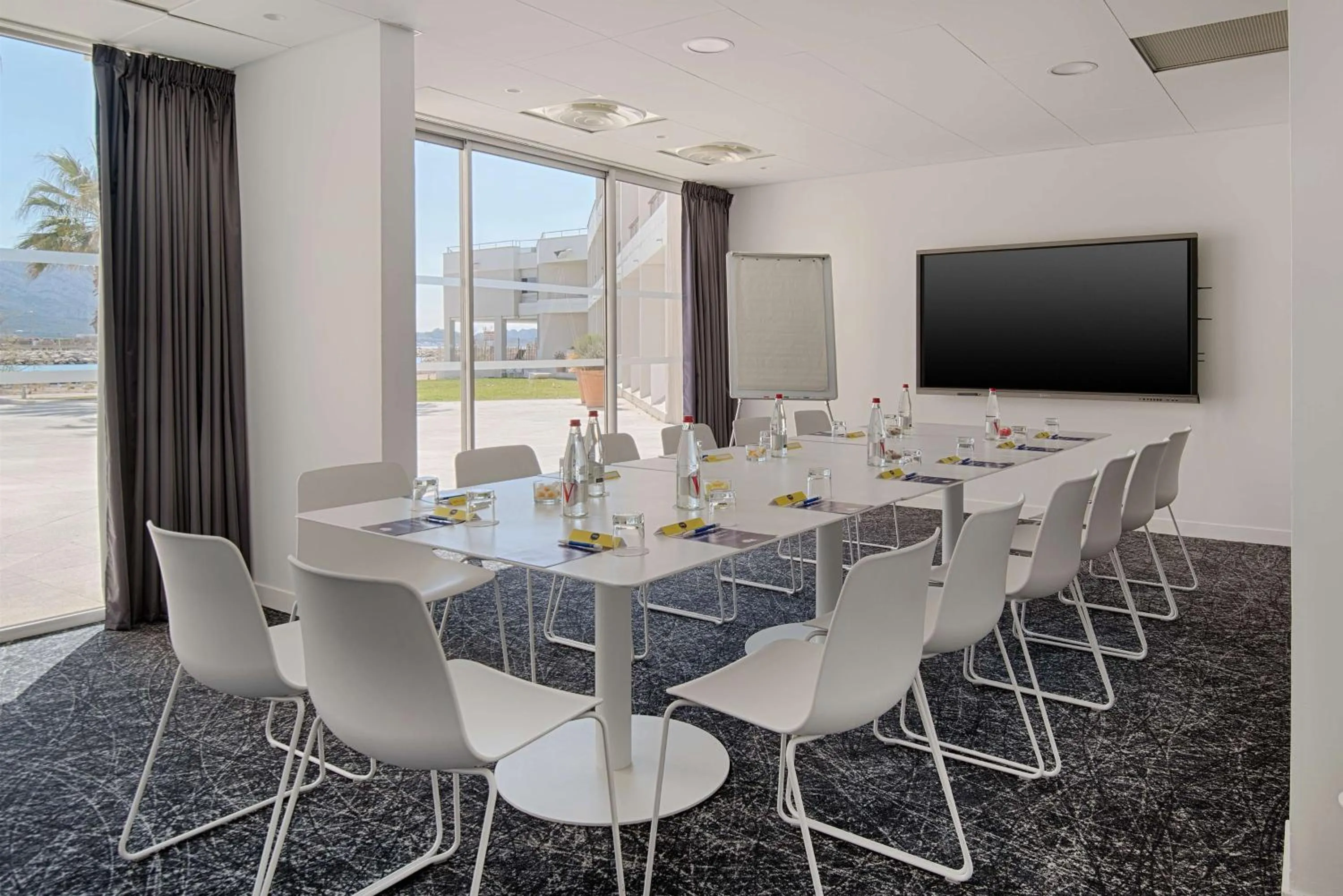 Meeting/conference room in nhow Marseille