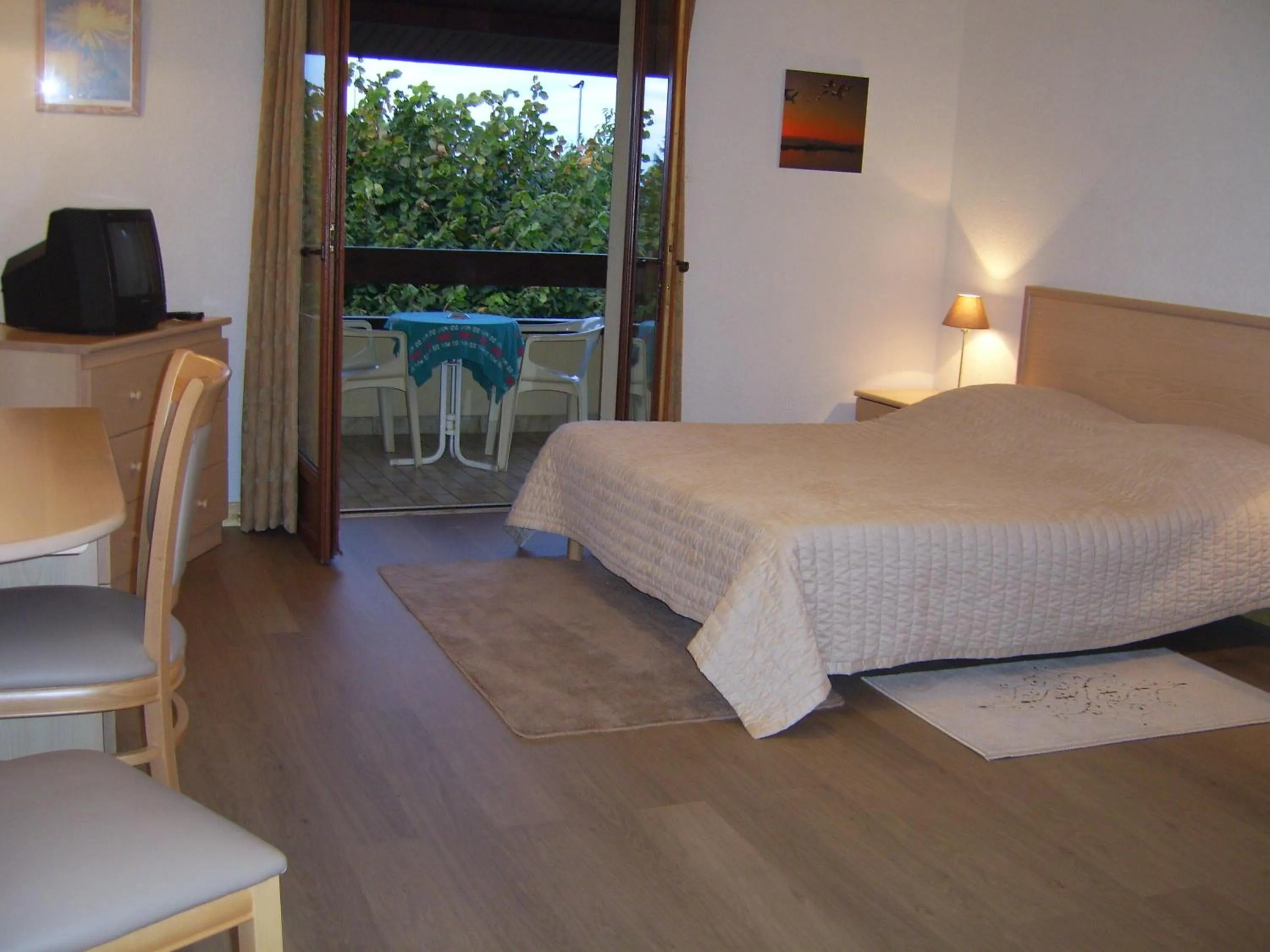 Day in Hôtel Les Pavillons du Golf