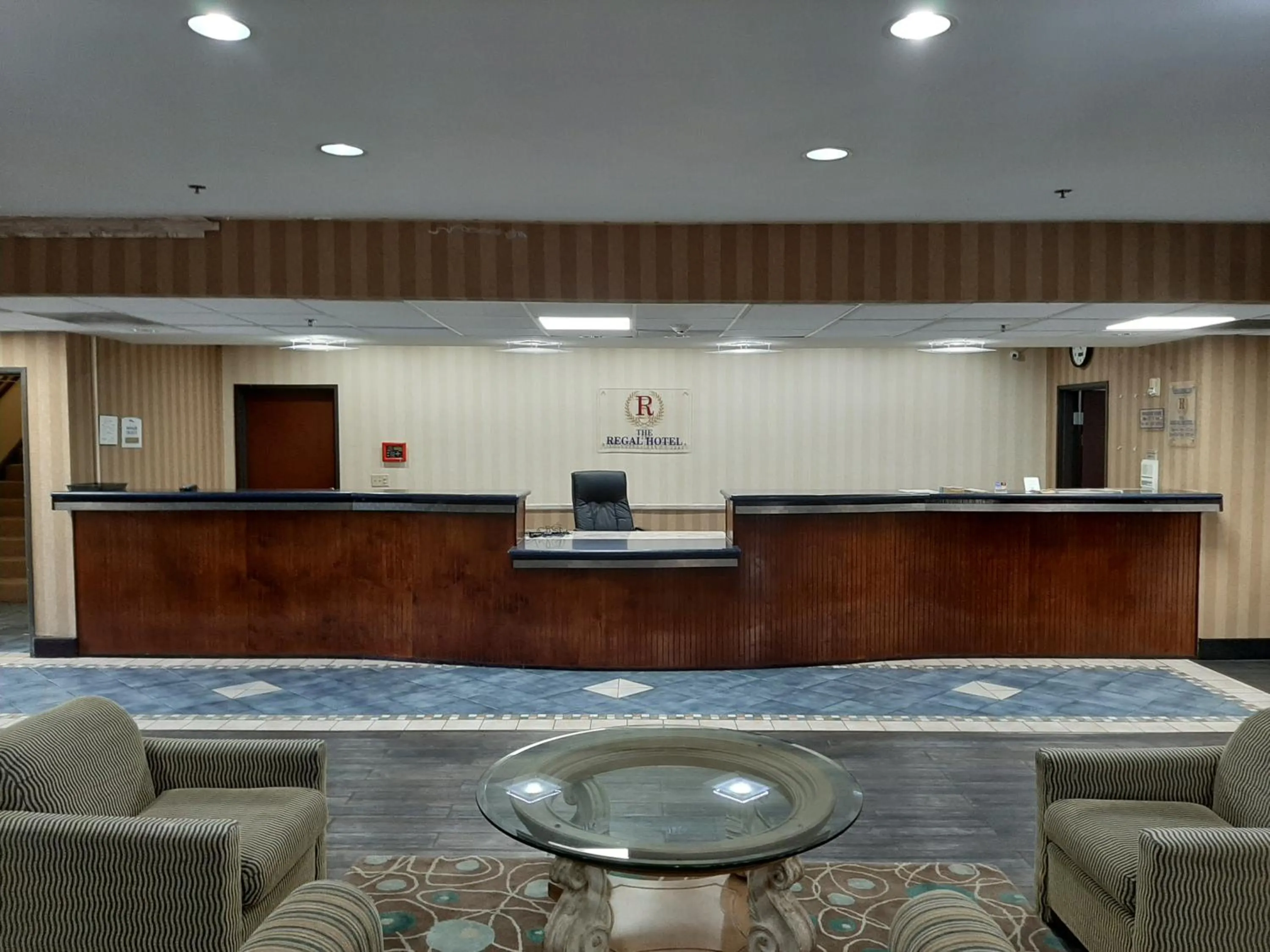 Communal lounge/ TV room in The Regal Hotel