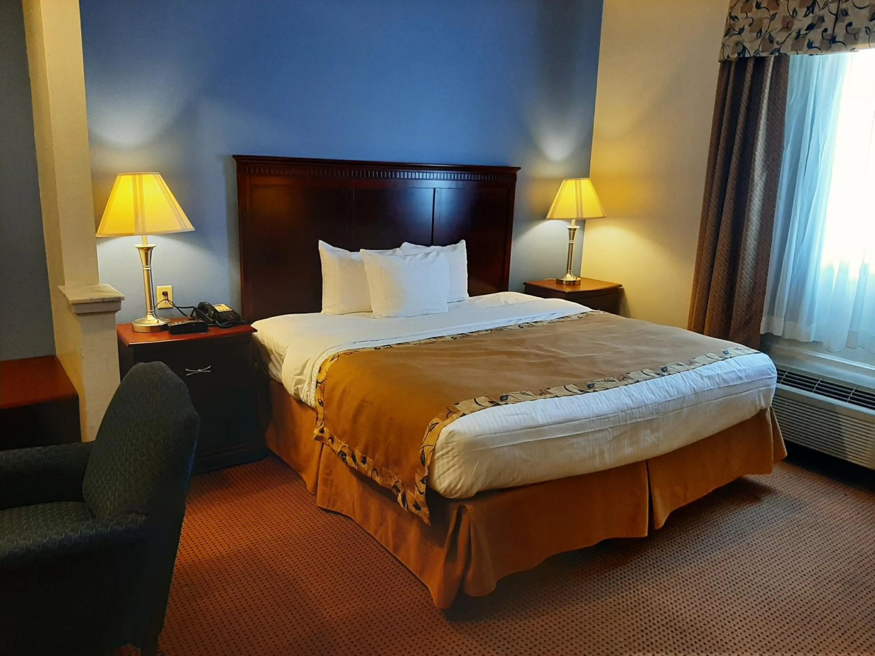 King Suite - single occupancy - Disability Access in The Regal Hotel