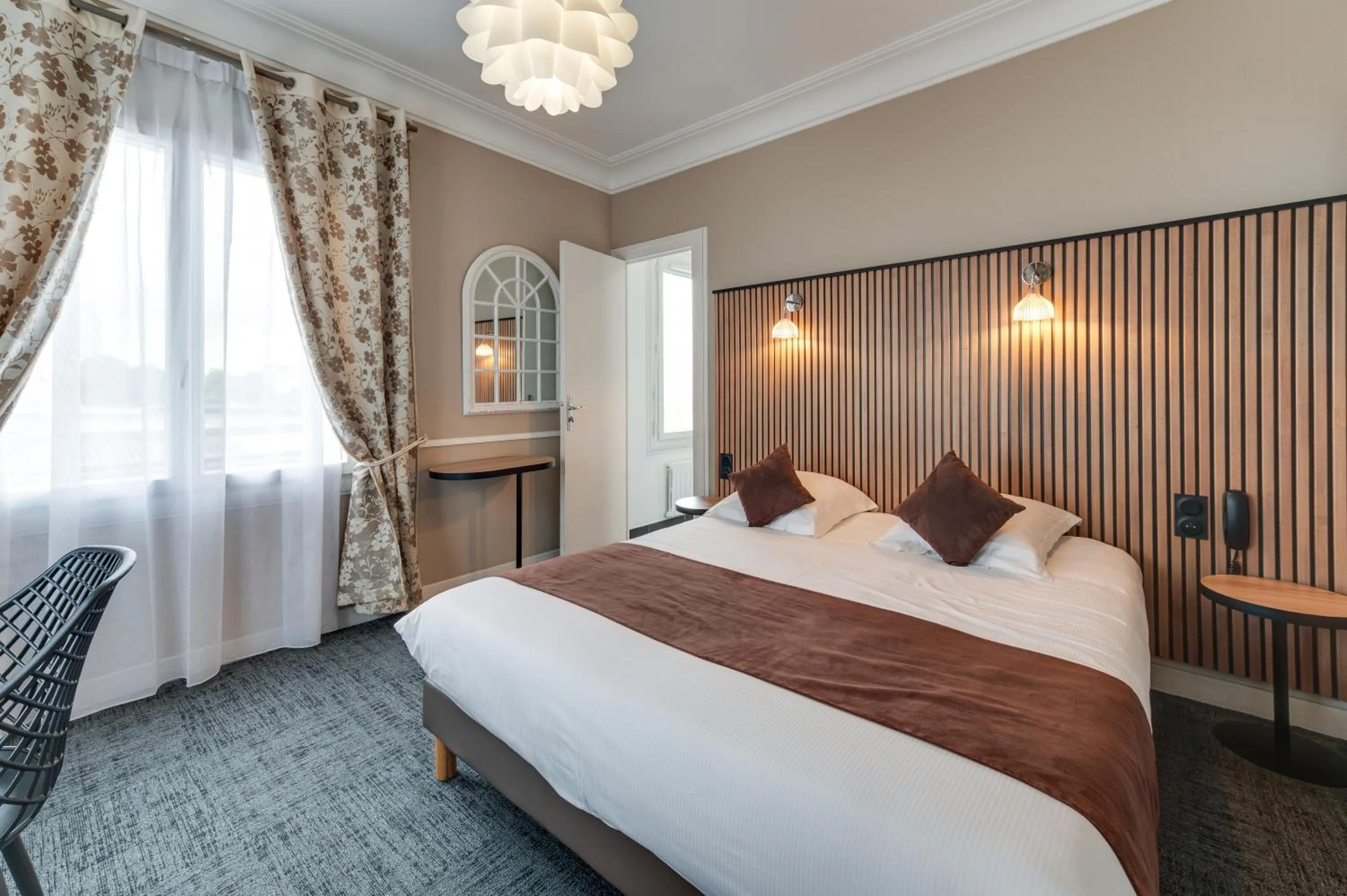 Bedroom, Bed in Brit Hôtel Confort Cléria Lorient Centre