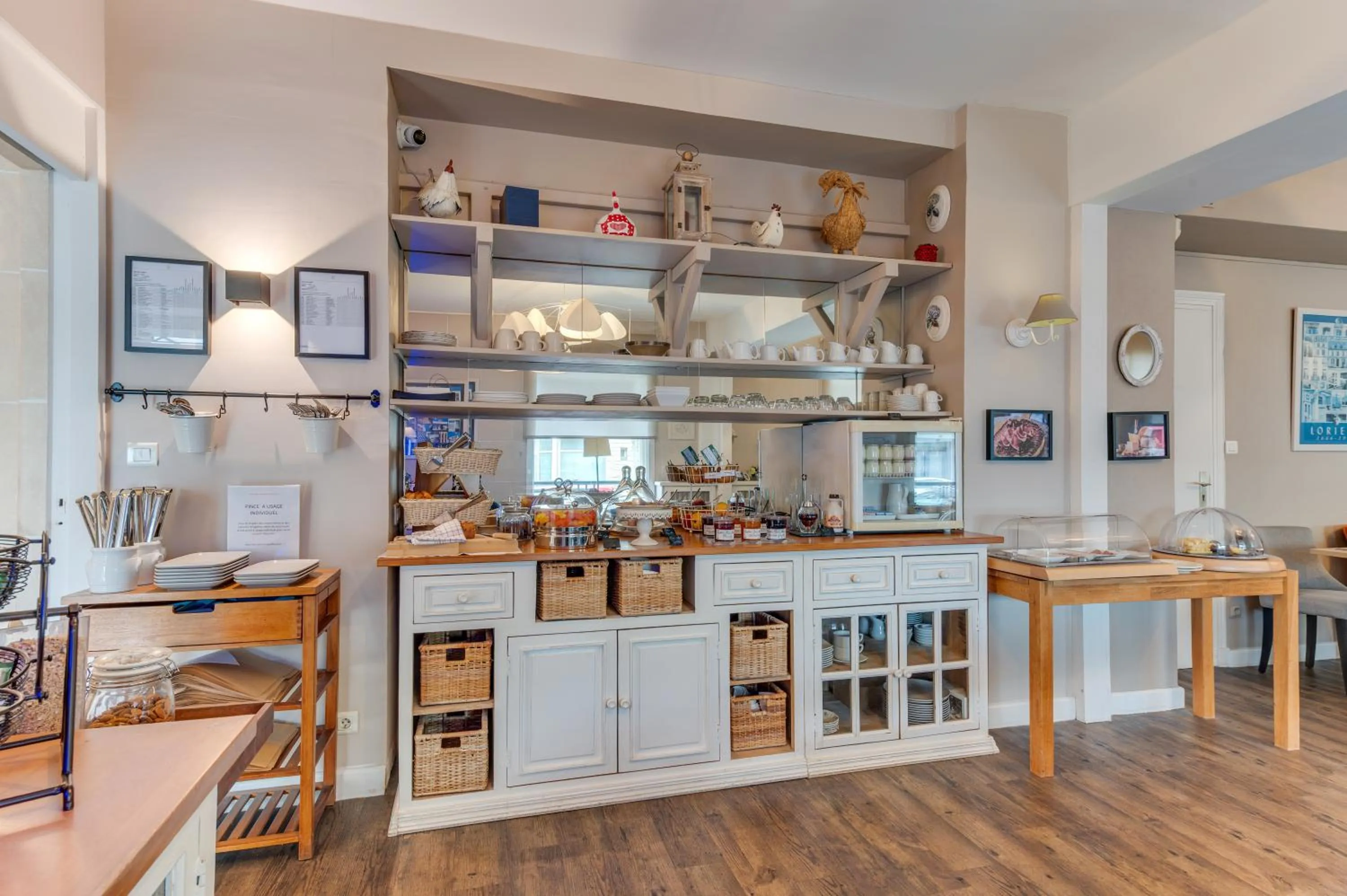 Breakfast in Brit Hôtel Confort Cléria Lorient Centre