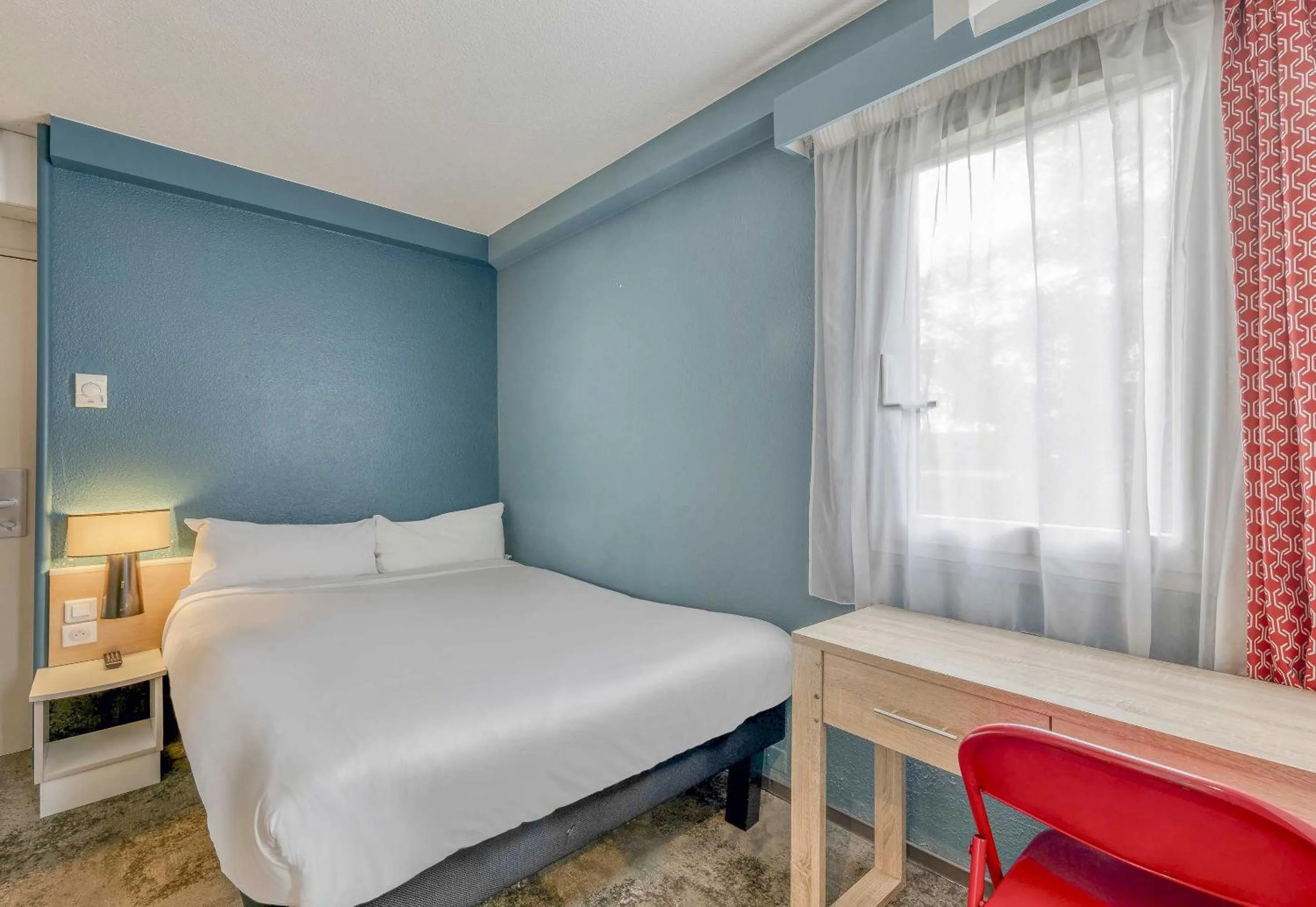 Bedroom, Bed in B&B HOTEL Bordeaux Mérignac Cadera Aéroport