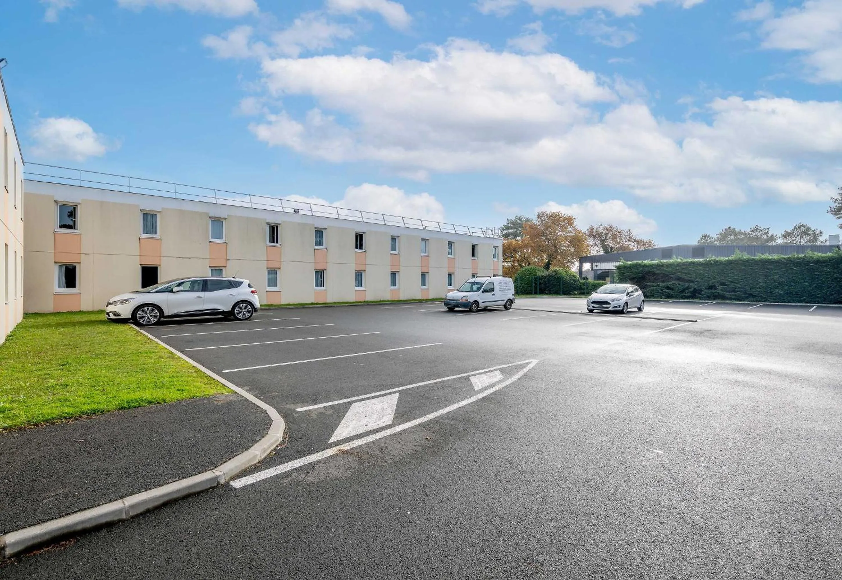Property building in ibis Bordeaux Mérignac