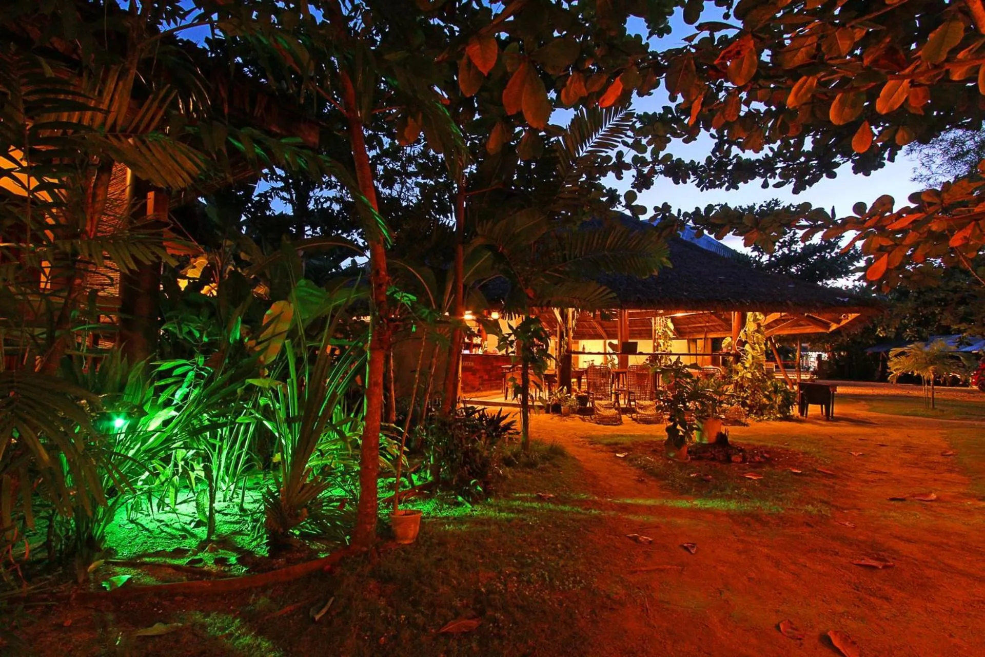 Restaurant/places to eat in Jonas and Twins Resort