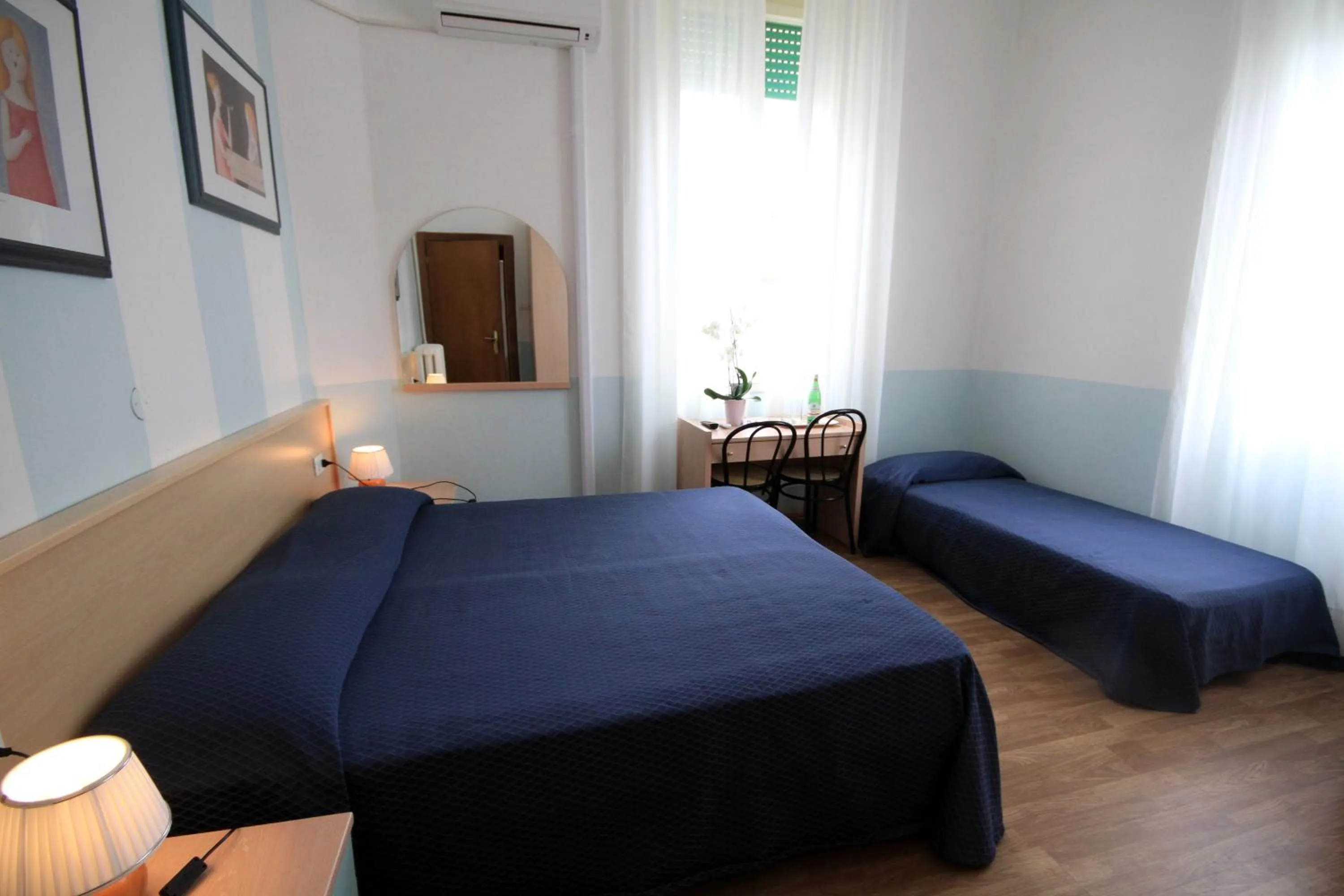 Shower in Albergo Villa Gradita