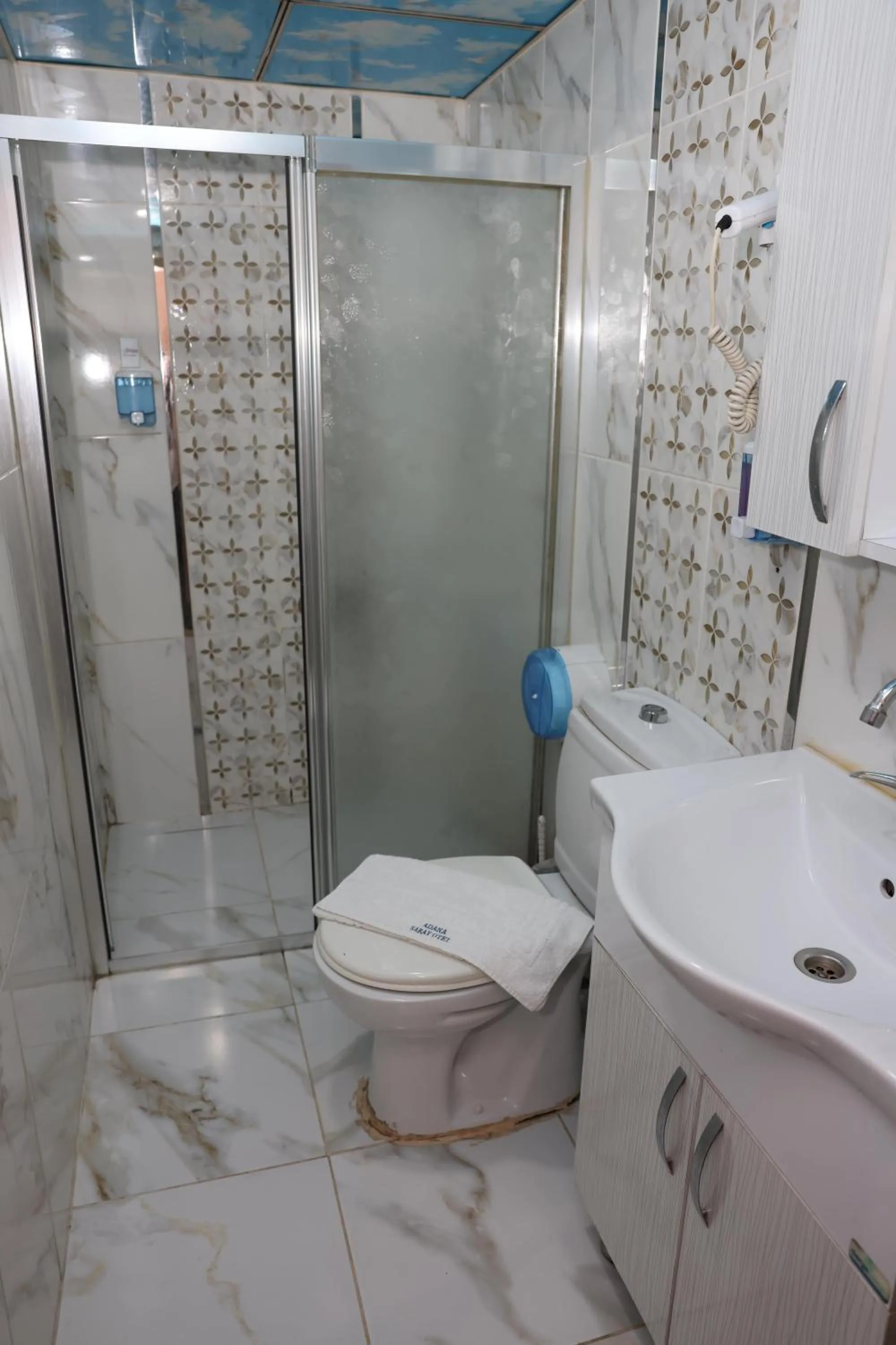 Shower in Adana Saray Hotel