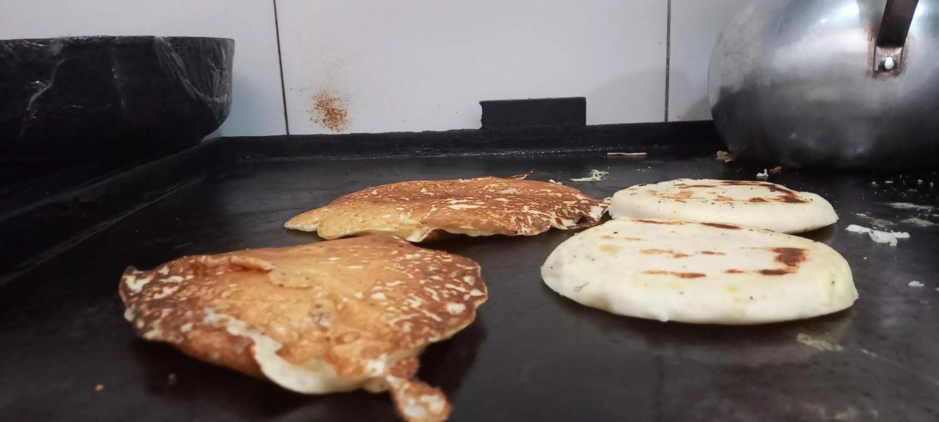 Breakfast in Hotel Splendor by Friends Company