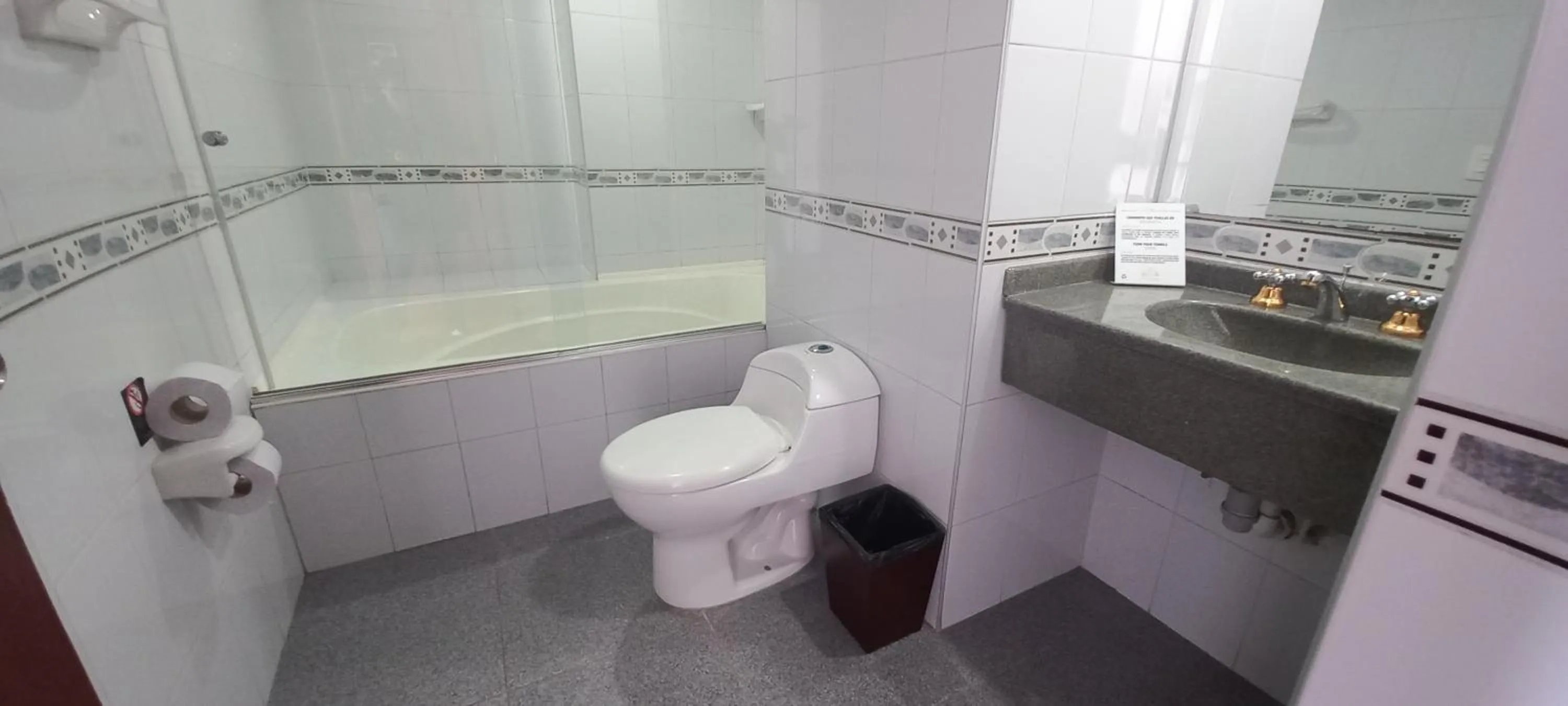 Bathroom in Hotel Splendor by Friends Company