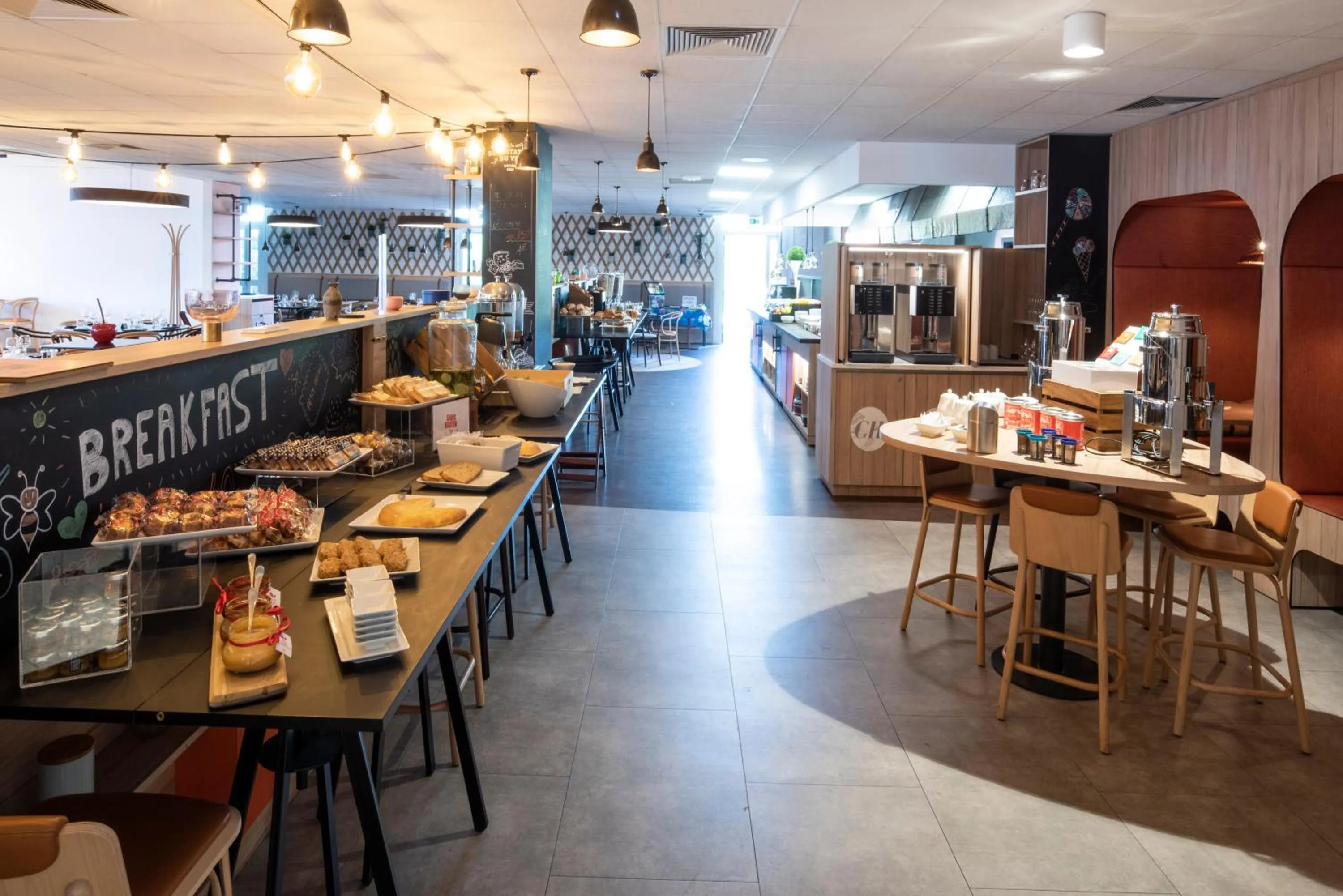 Restaurant/places to eat in Hôtel Mercure Lille Aéroport