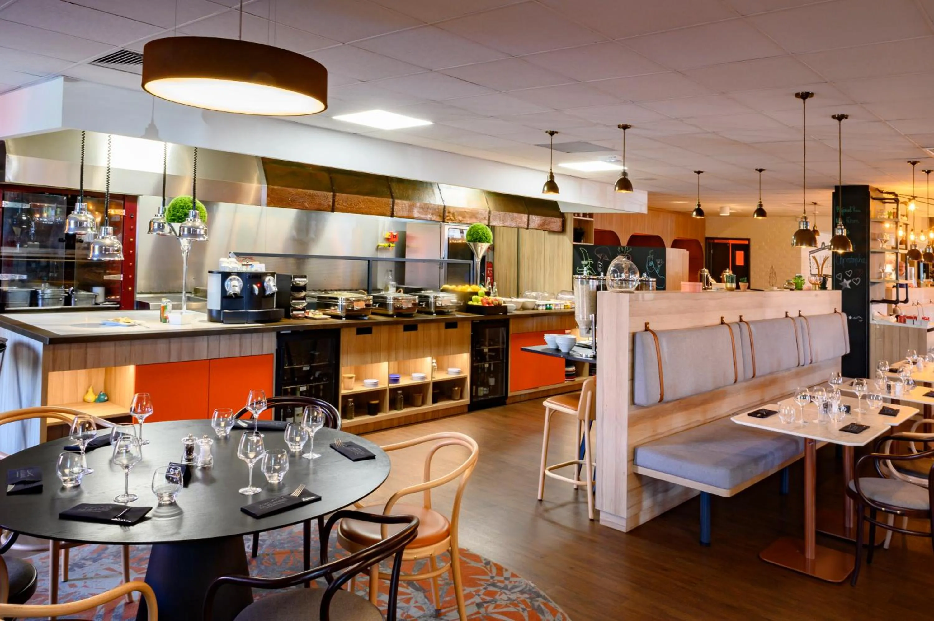 Restaurant/places to eat in Hôtel Mercure Lille Aéroport