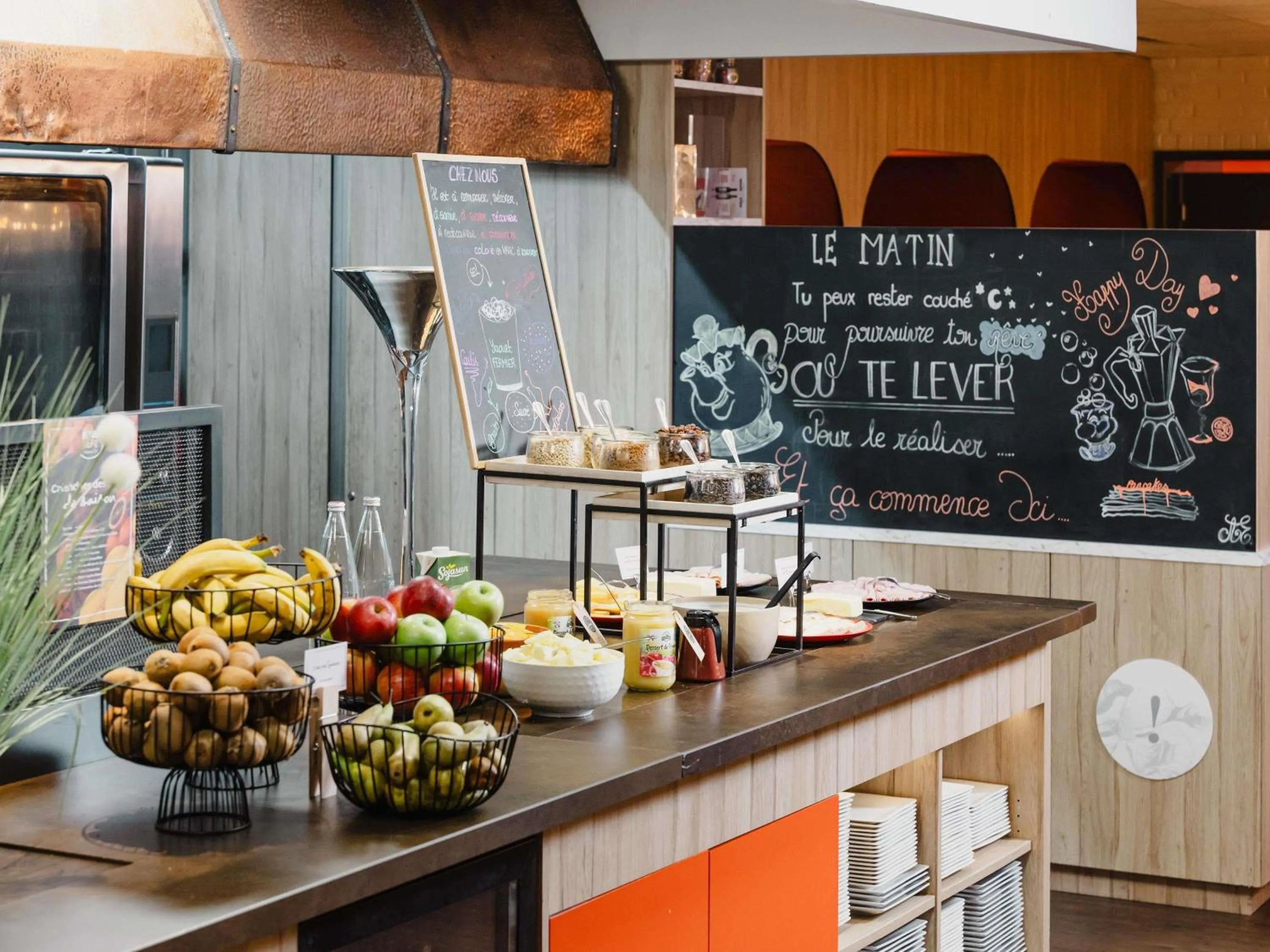 Breakfast in Hôtel Mercure Lille Aéroport